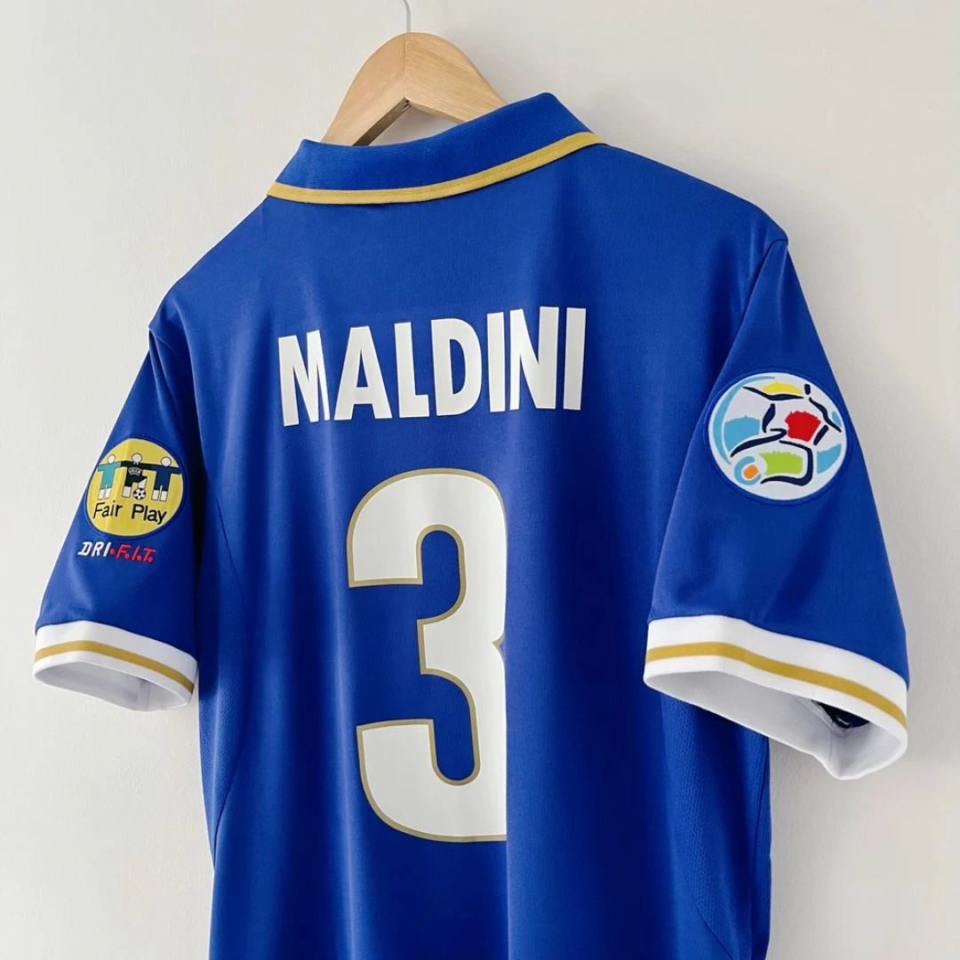 Reflective accents Ribbed Hem Detail 1996/97 Italy Home Jersey