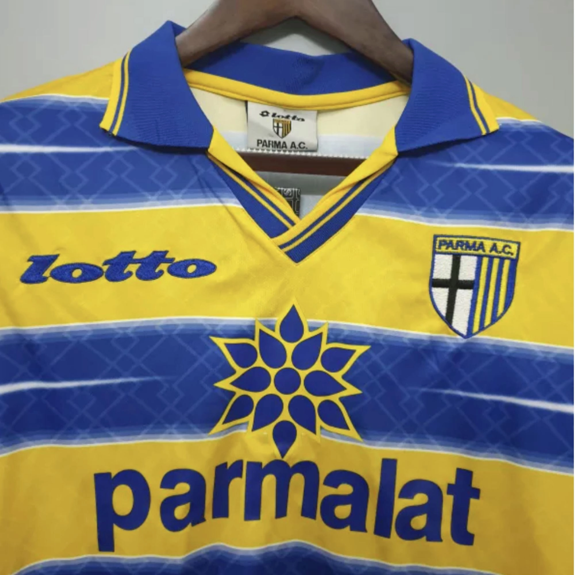 Sporty Layers Flexible Training Gear 1998/99 Parma Home Jersey