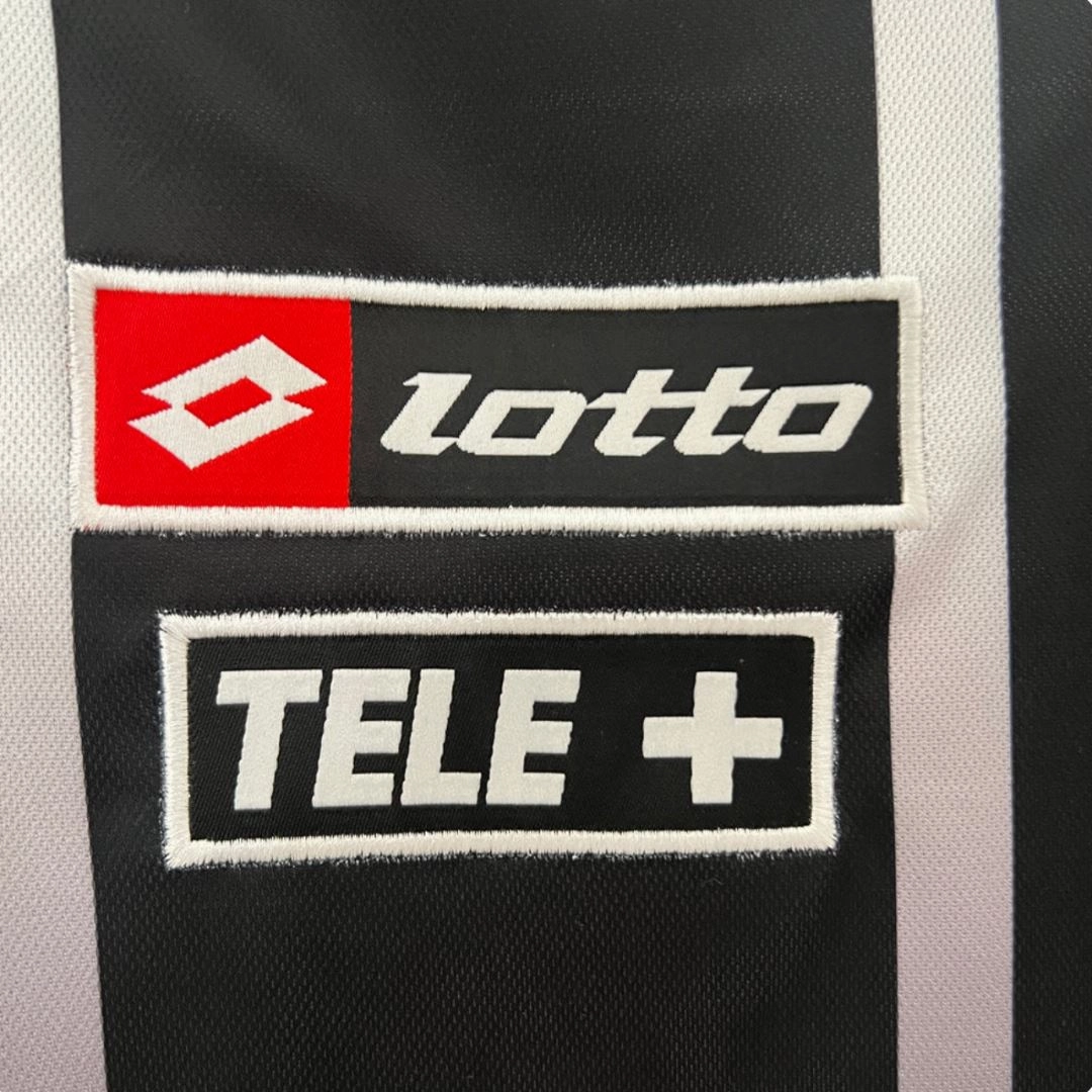 Tailored Fit Ergonomic Pattern Design 2000/01 Juventus Training Jersey