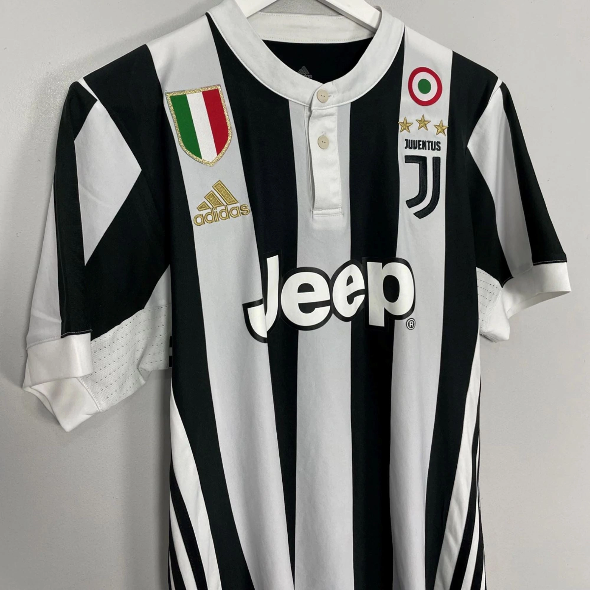 2017/18 Juventus UEFA Champions League Jersey Versatile Wear Mesh Panel Placement