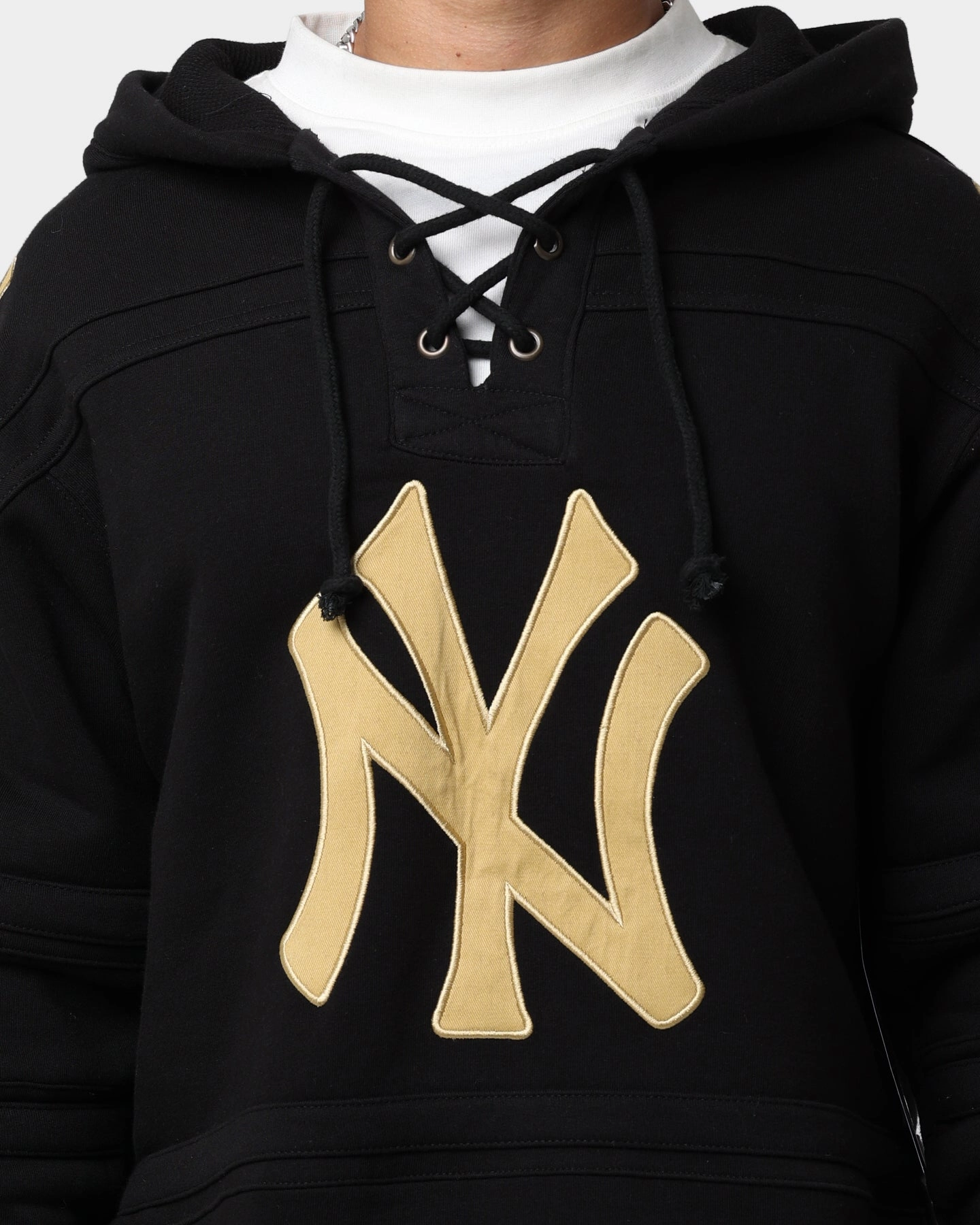47 Brand New York Yankees Superior Lacer Hoodie Black/Gold Overcome