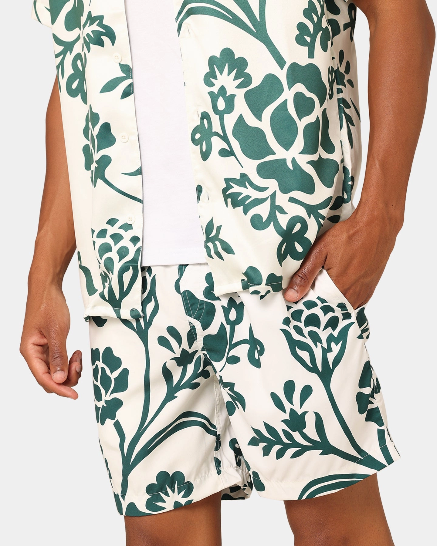 XXIII James Shorts Cream/Green On Trend