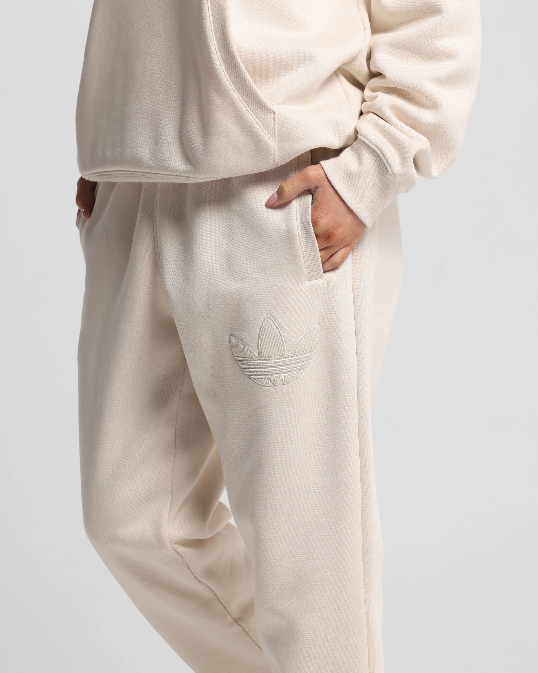 MultiPocket Adidas Originals 70's Fleece Joggers Wonder White