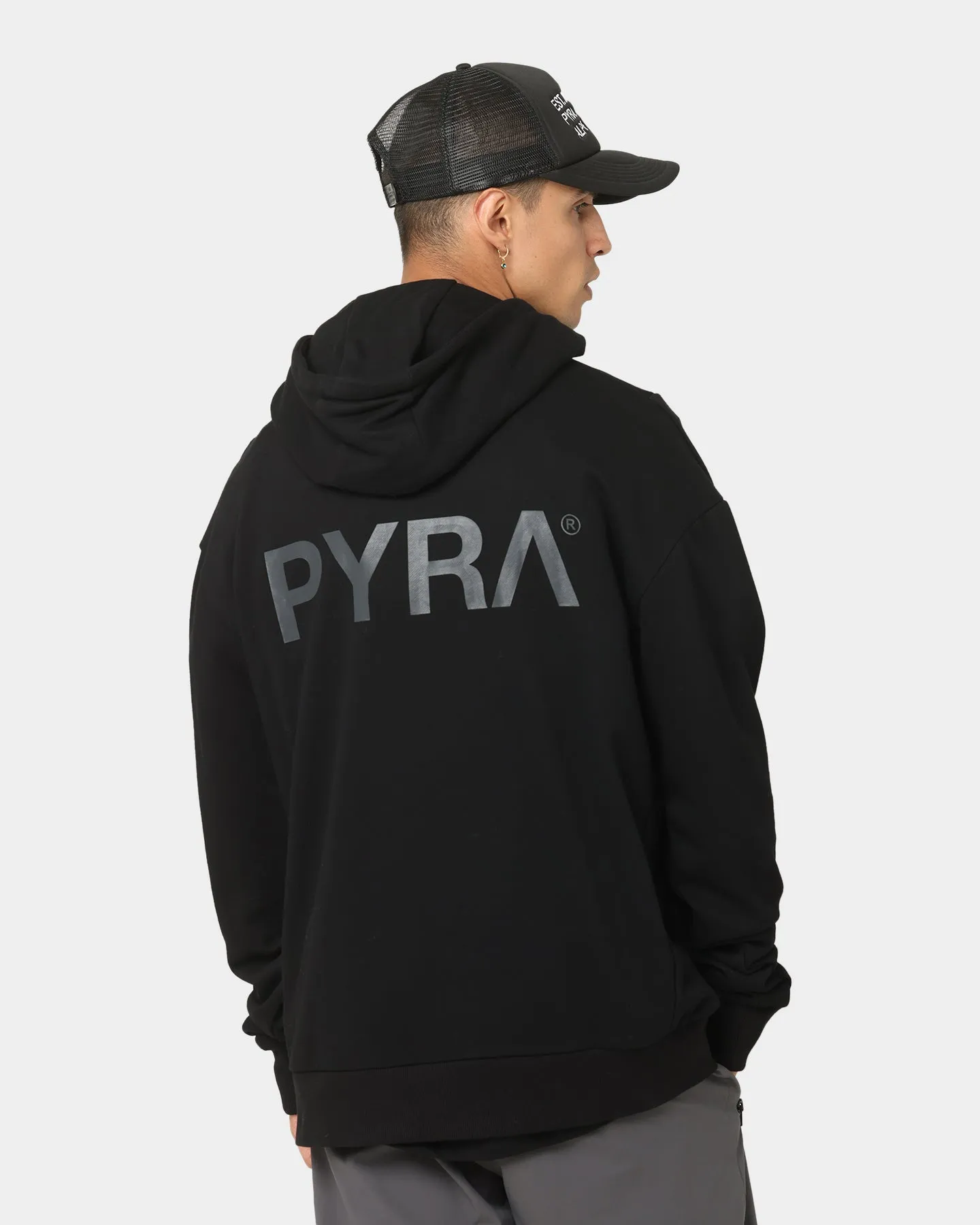 muted shades PYRA Flame Hood Black/Black