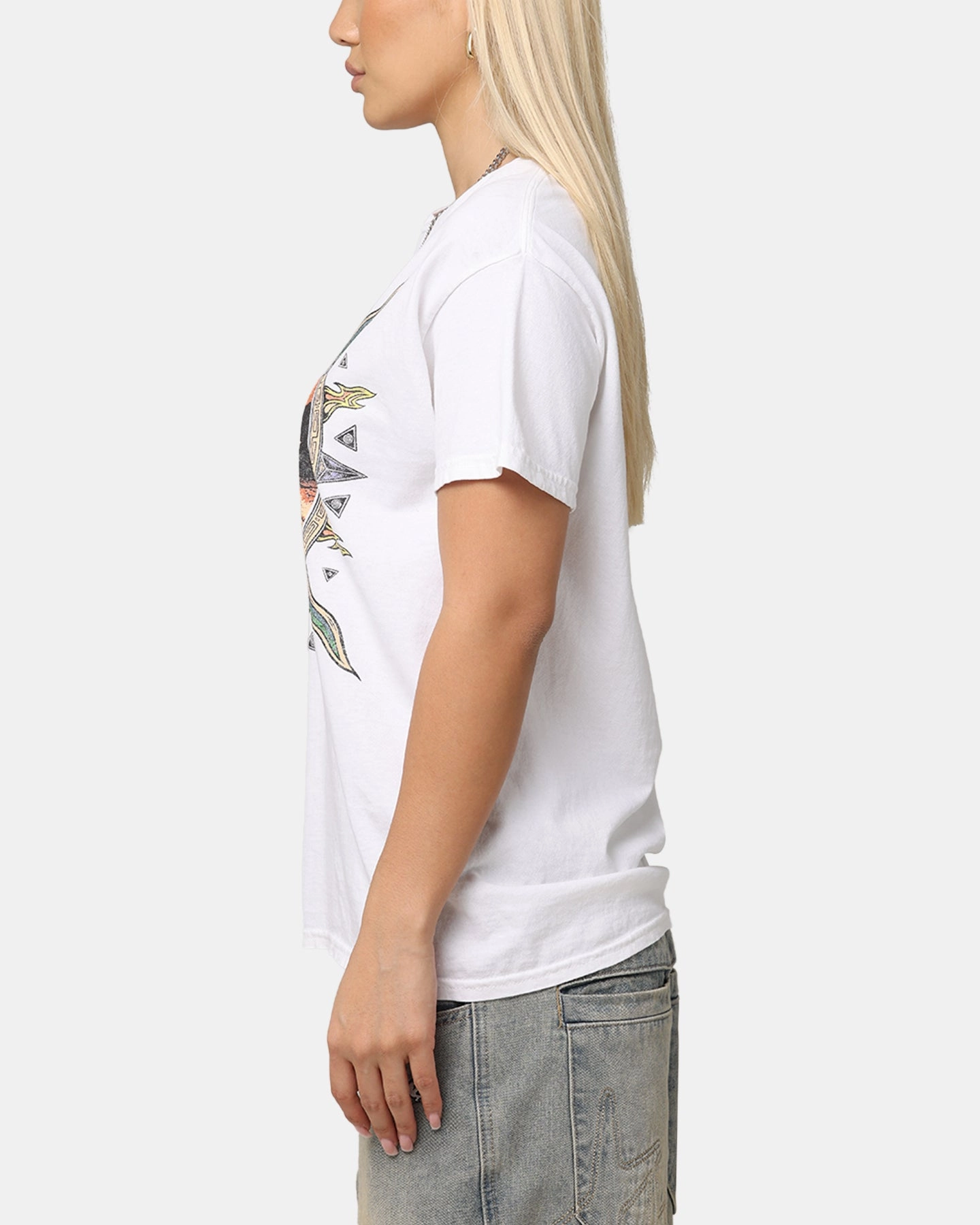 Alice In Chains Flames Vintage T-Shirt White Vintage Standard Body Fit Indoor clothing