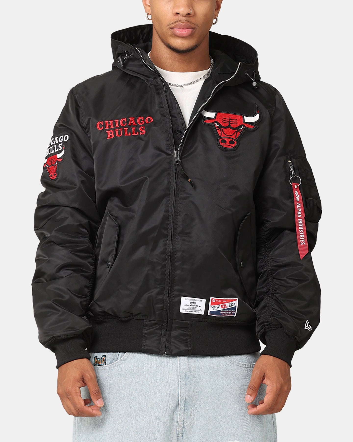 New Era Chicago Bulls Alpha Industries L-2B Hooded Bomber Jacket Black Classic Anti Static Finish