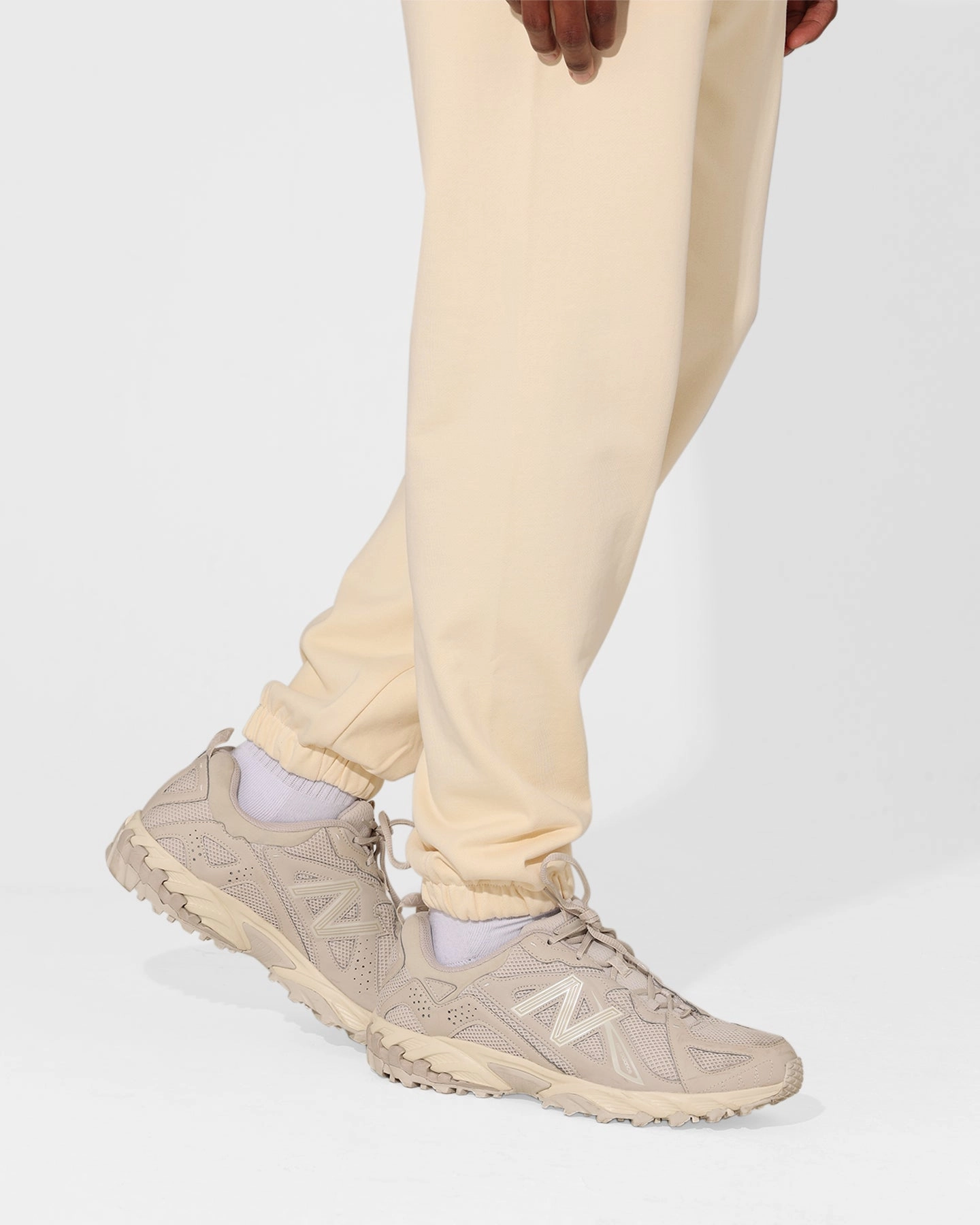 Saint Morta Classique Sweatpants Off White Comfort-First Thermal Regulating