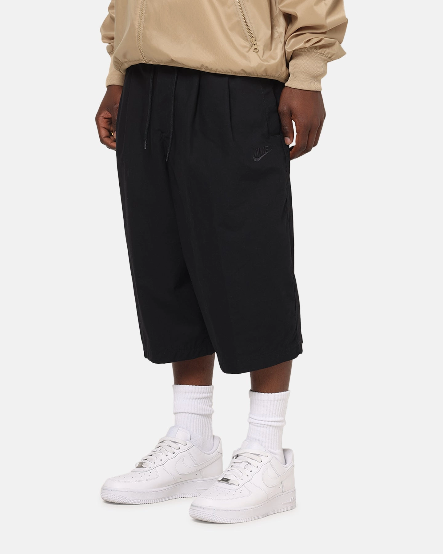 Nike Club Sheoul Oversized Shorts Black/Black Flatlock Seams Light Fabric