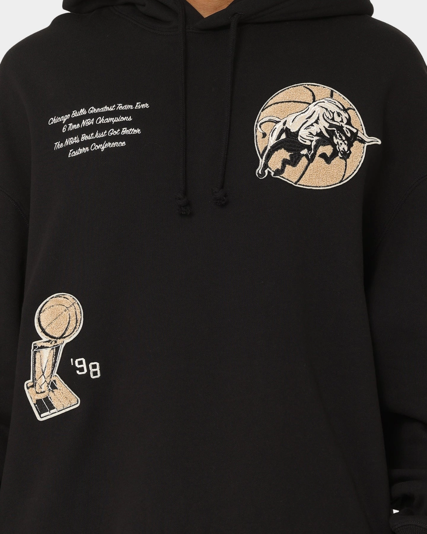 Core Fit Mitchell & Ness Chicago Bulls Varsity Champions Hoodie Black