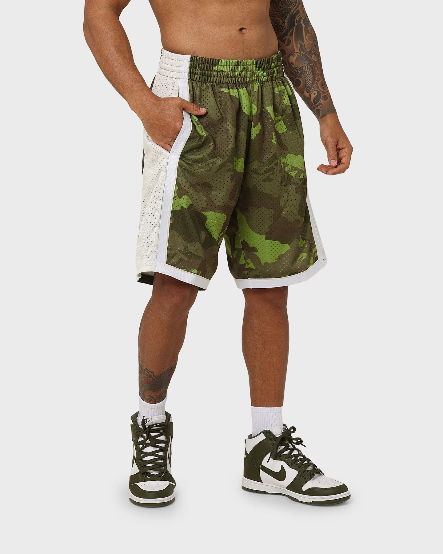 Reinforced Stitching StretchWaistband Mitchell & Ness Los Angeles Lakers '96-'97 Camo Swing Shorts Green Camo
