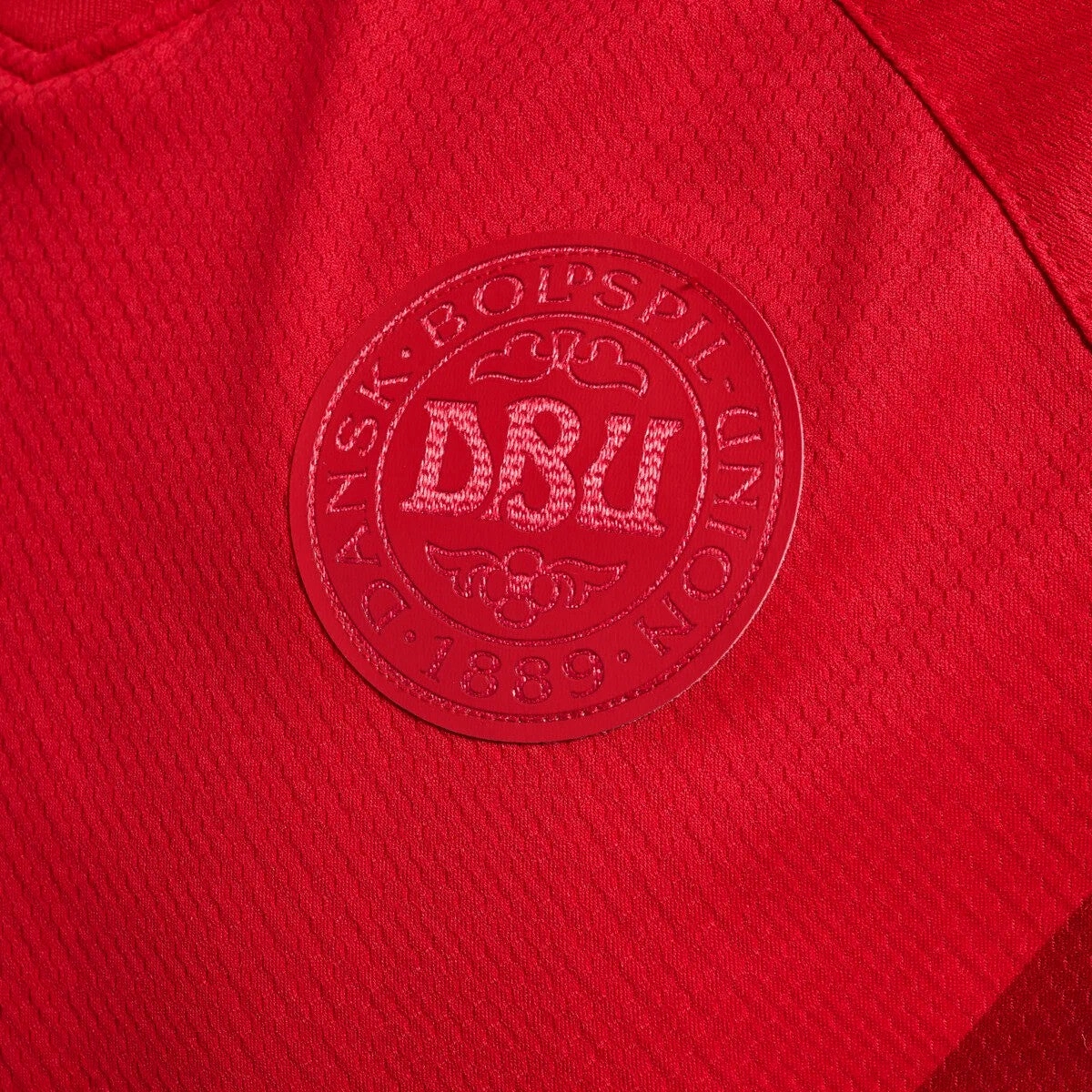 Denmark national team Home soccer jersey 2022/23 - Hummel Anti Static Material Blend space-saving