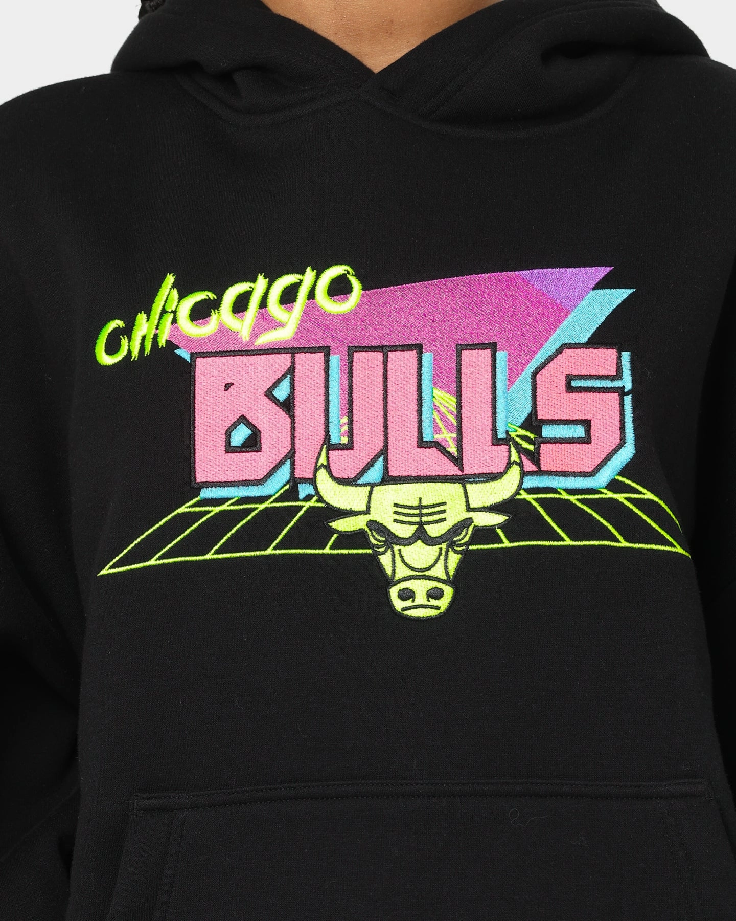 New Era Chicago Bulls Retro Arcade Hoodie Black Side Pockets High Collar Style