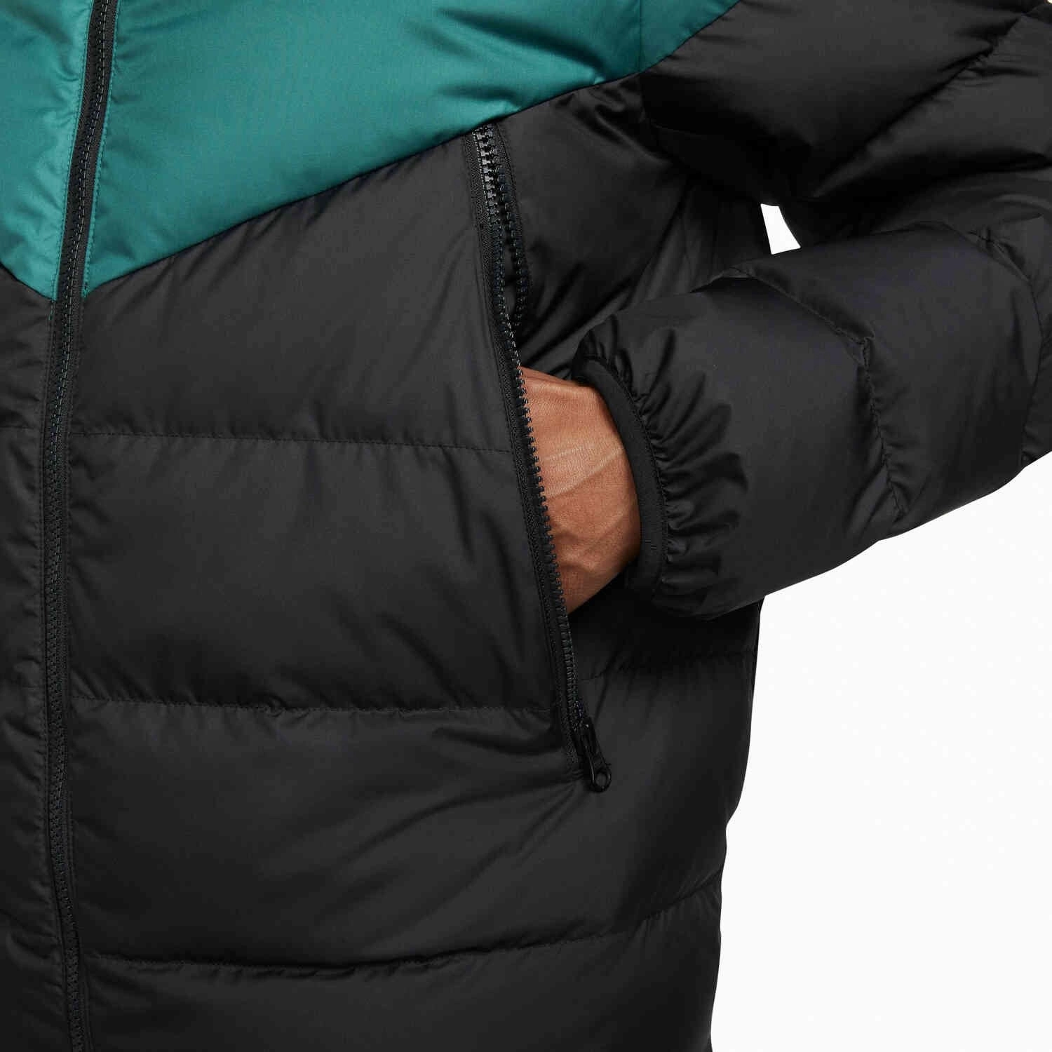 Liverpool FC soccer training down padded jacket 2022 - Nike self-care Collared neckline