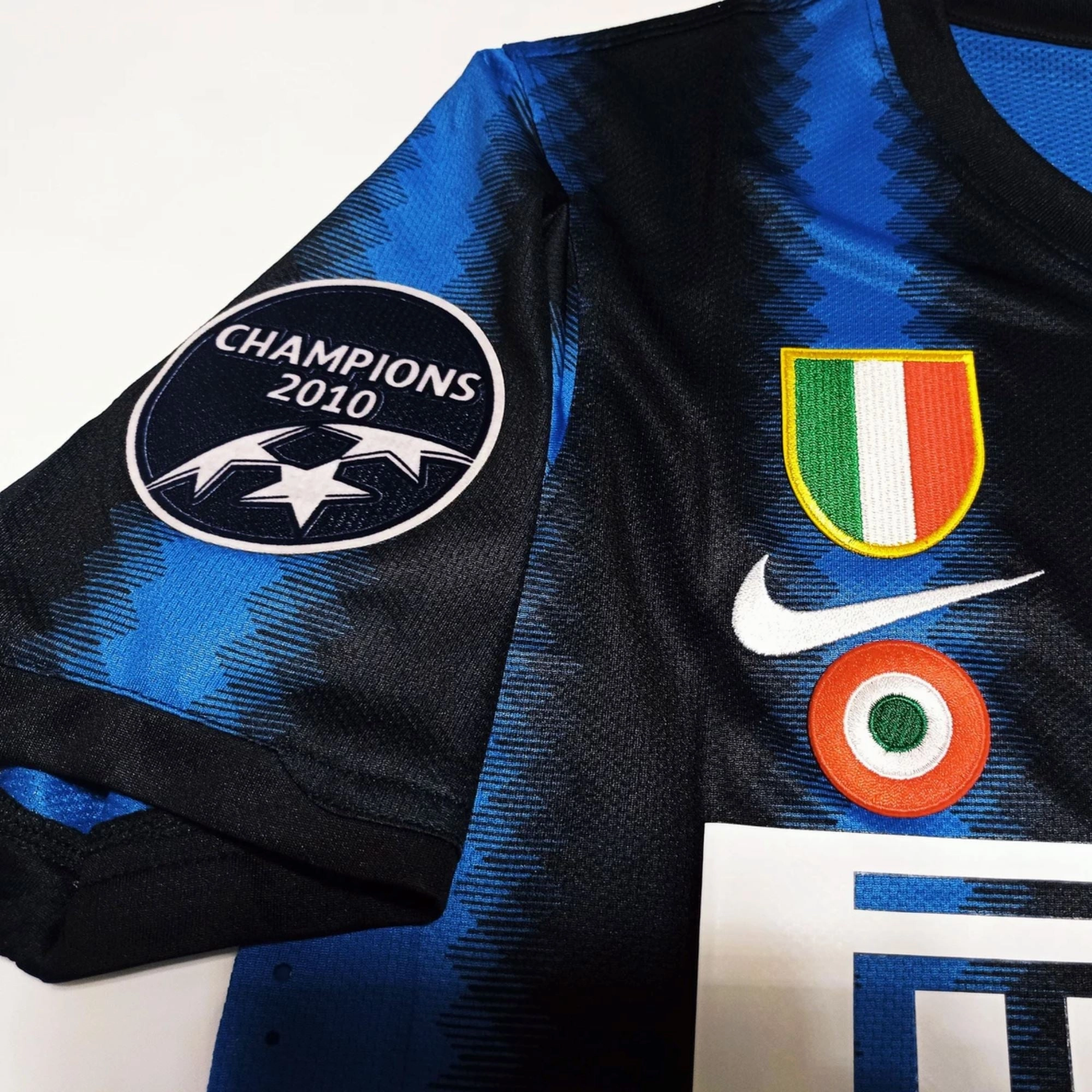 2010/11 Inter Milan Home Jersey with full patches Breathable activewear Moisture Wicking Textile Technology