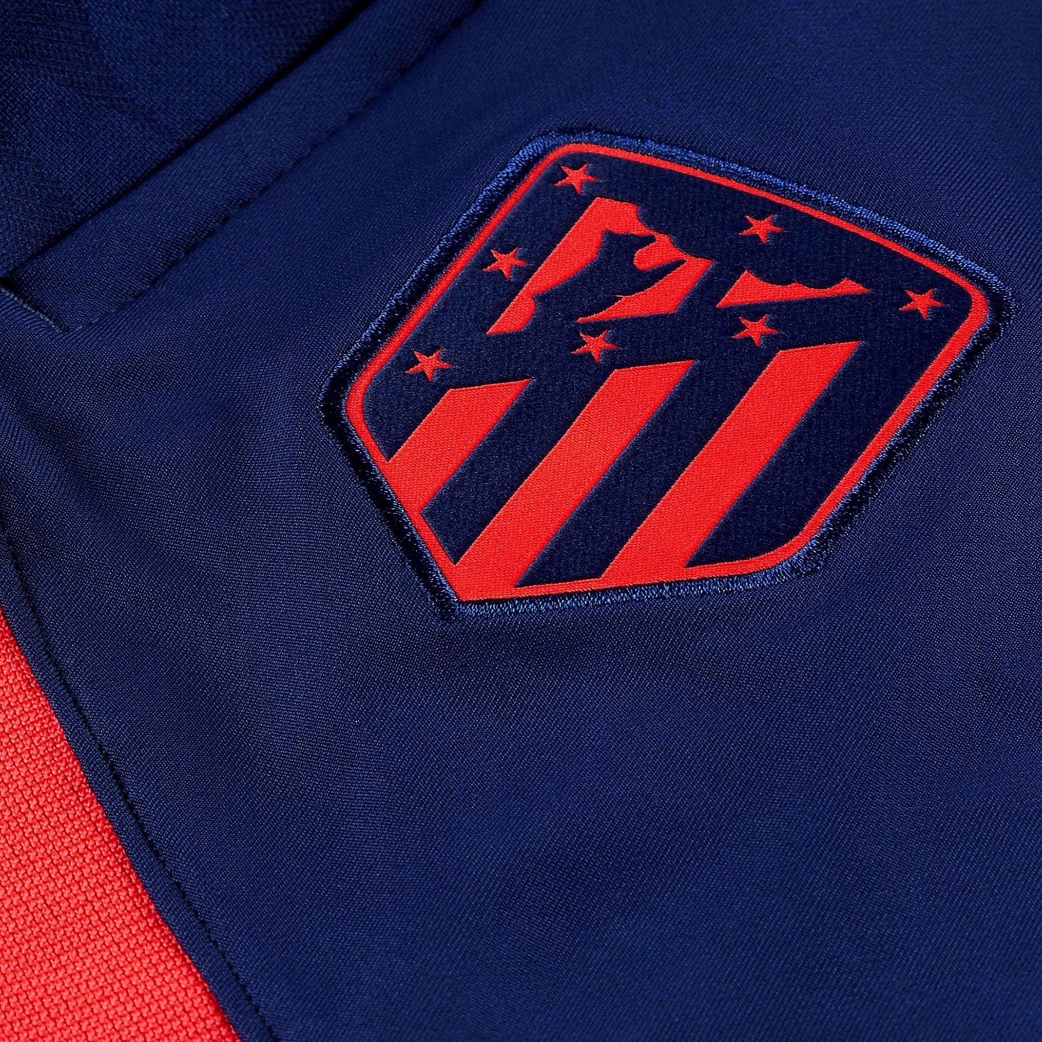 Atletico Madrid technical training Soccer tracksuit 2021/22 - Nike hockey rink