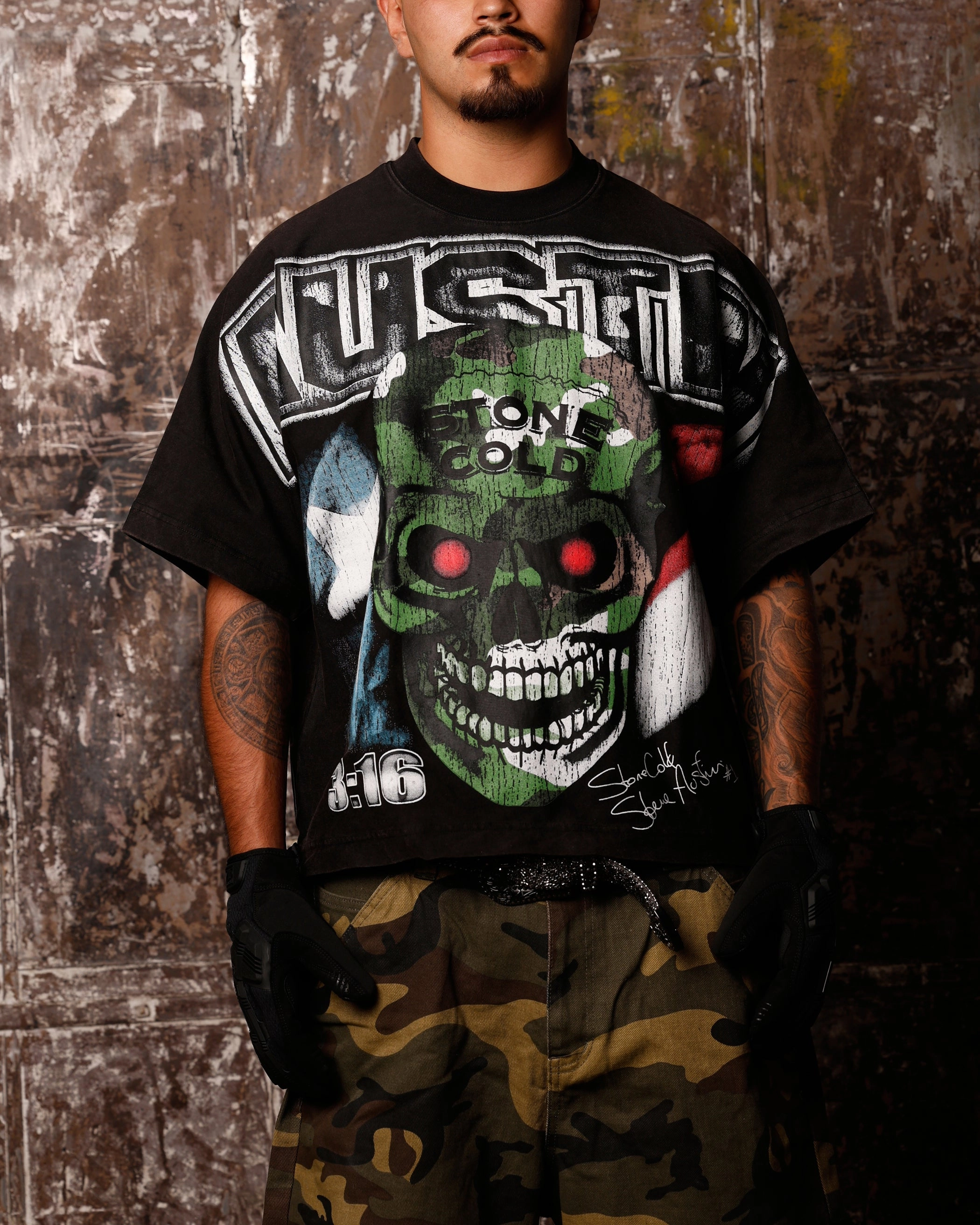 Loiter X WWE Stone Cold Vintage T-Shirt Vintage Black Good stretch comfortable option