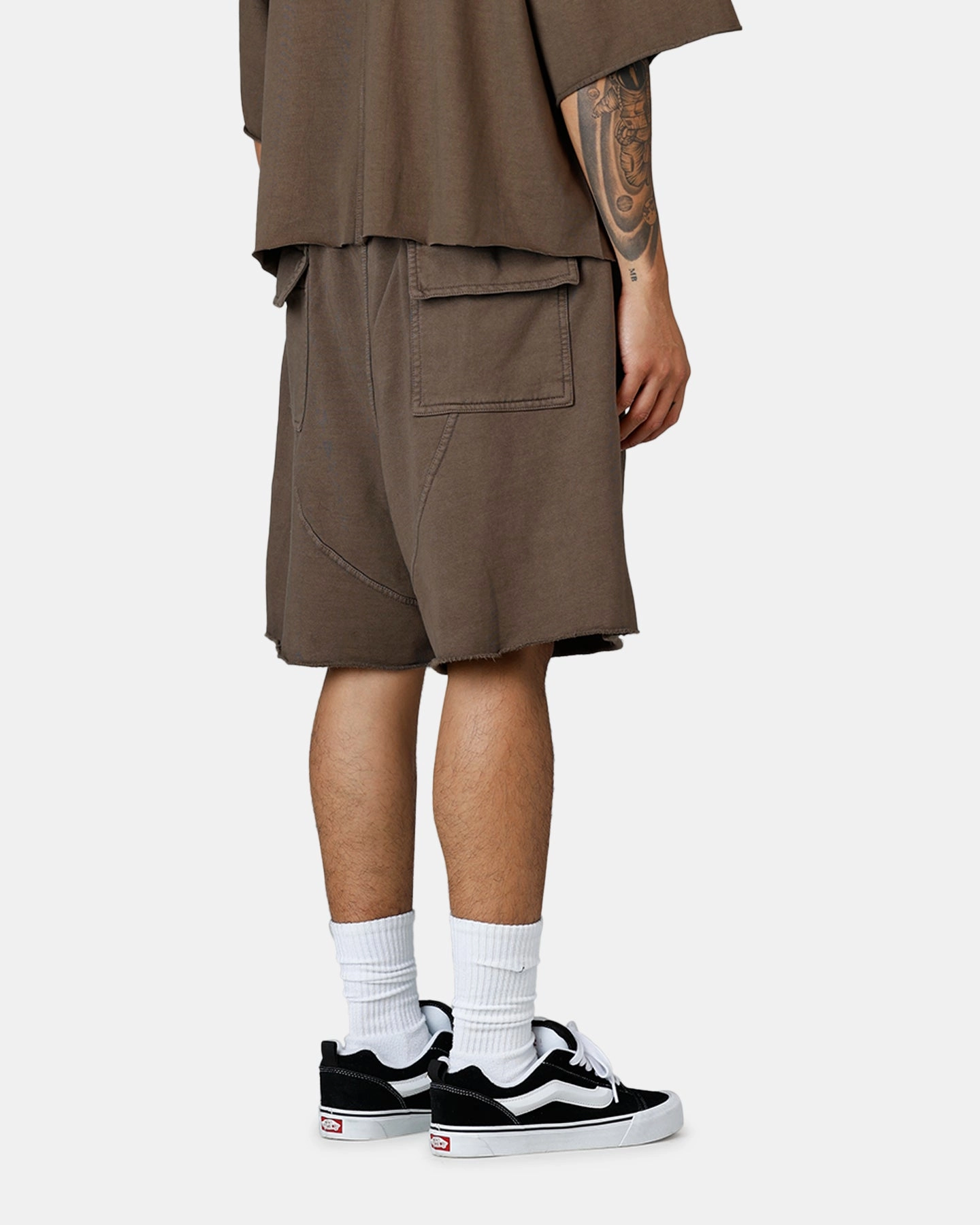 MNML Oversized Cargo Sweat Shorts Muddy Grey Lounge Fit