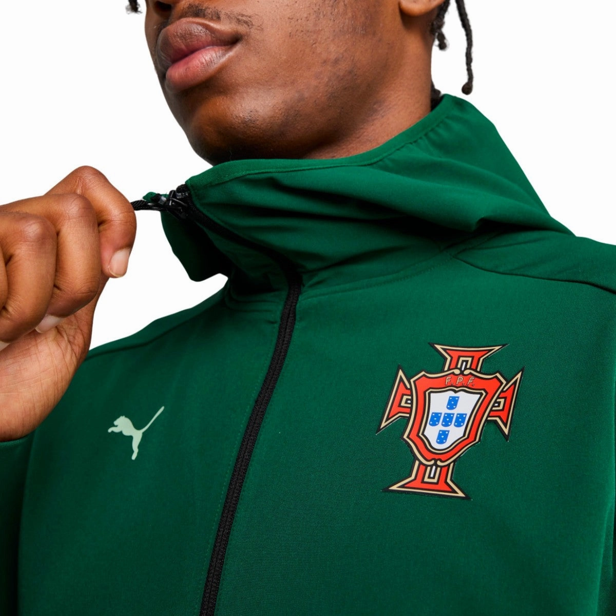 billiards hall bazaar Portugal PumaTech presentation soccer tracksuit 2025/26 - Puma