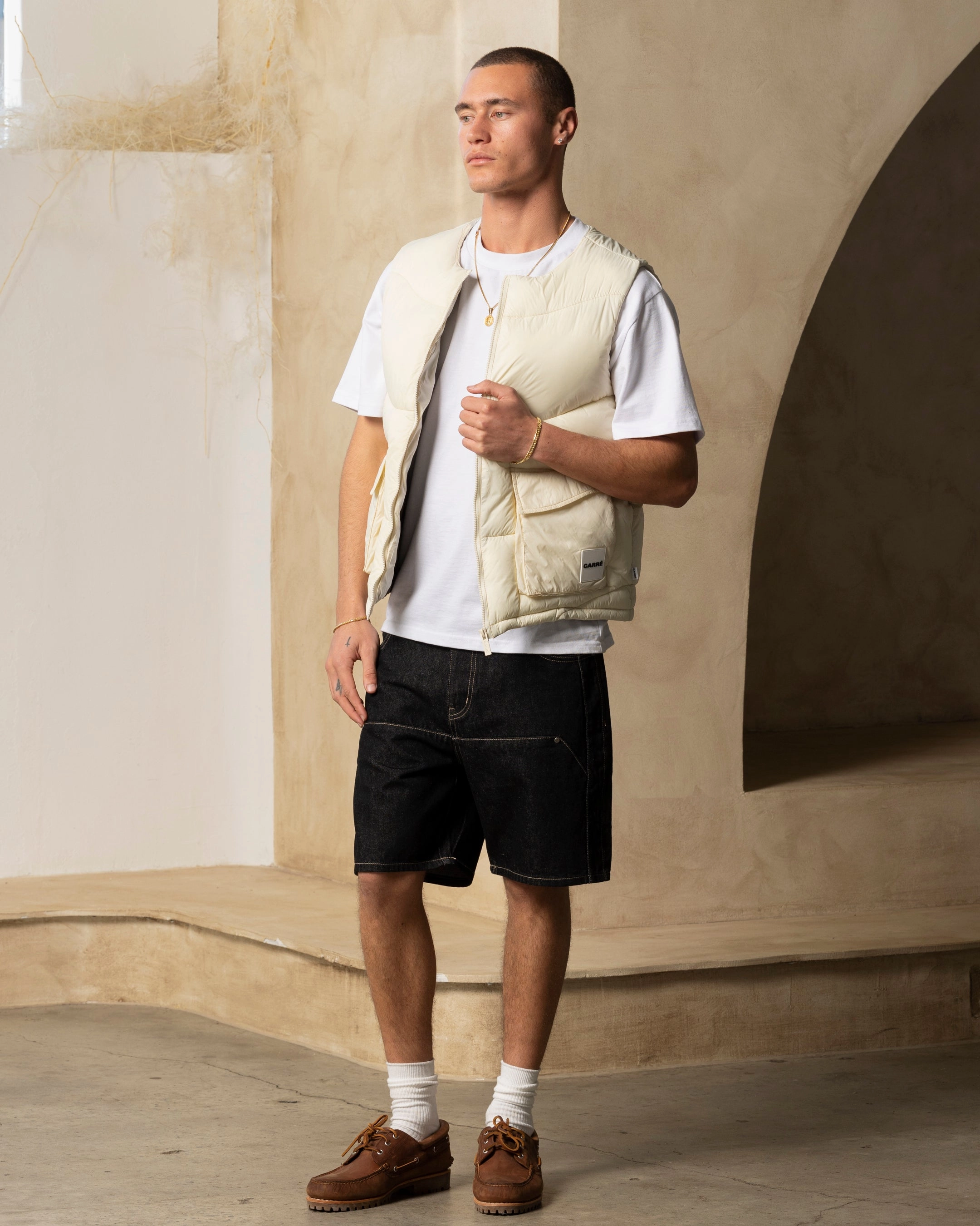 suitable for advertising campaigns Carre Wave Puffer Vest Light Stone