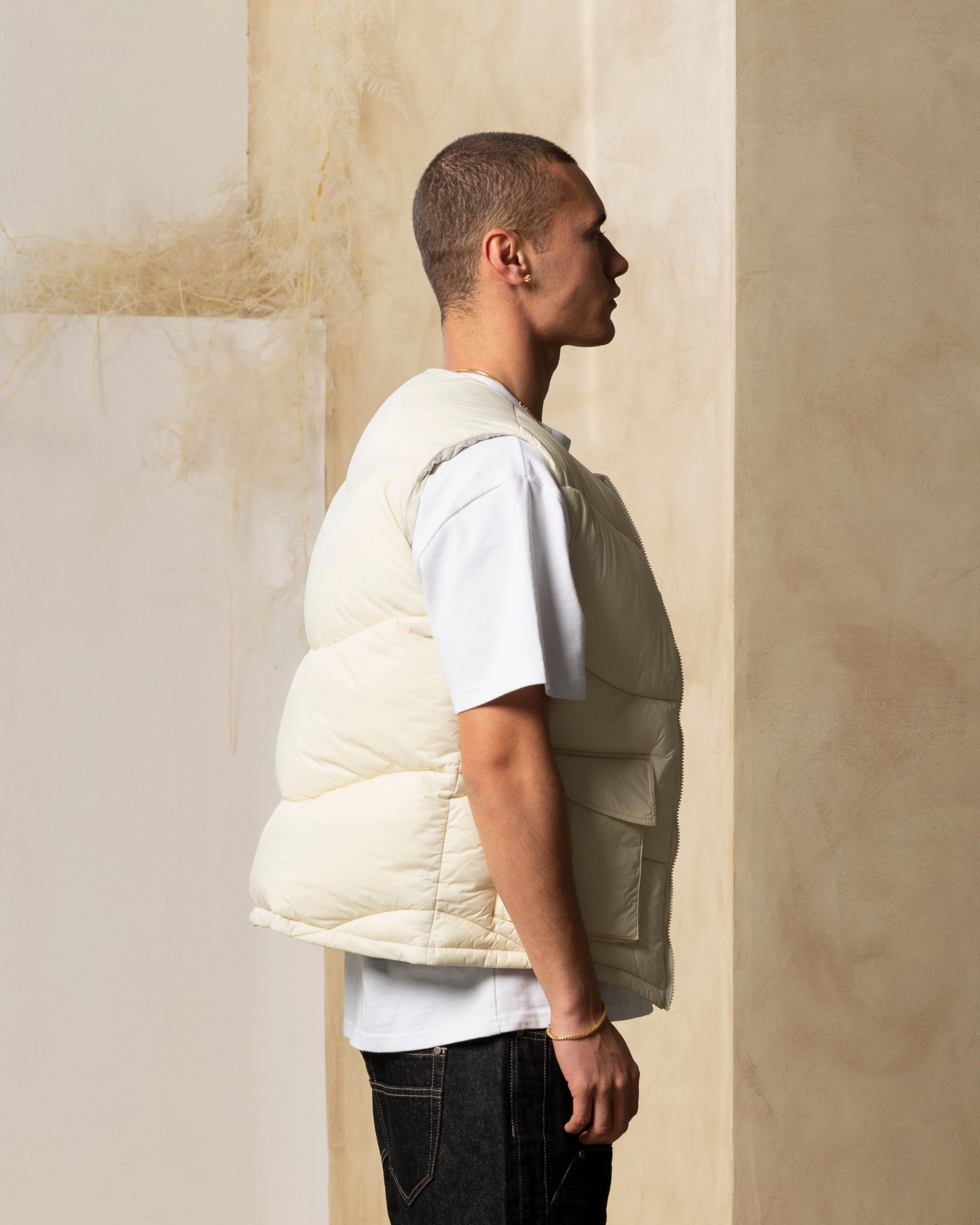 Secure Zip Pockets Carre Wave Puffer Vest Light Stone