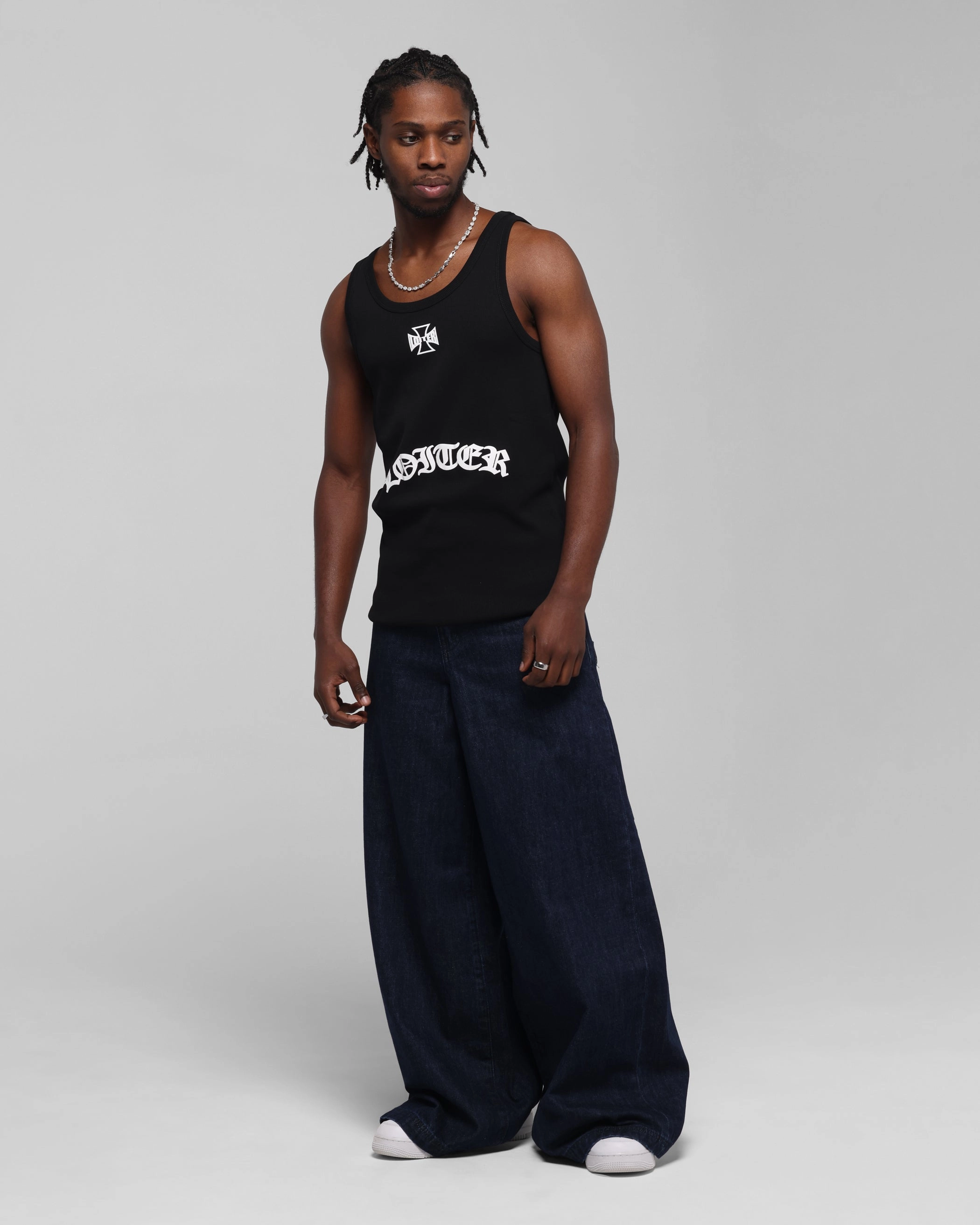 MinimalistStitching Loiter Gothic Tank Black