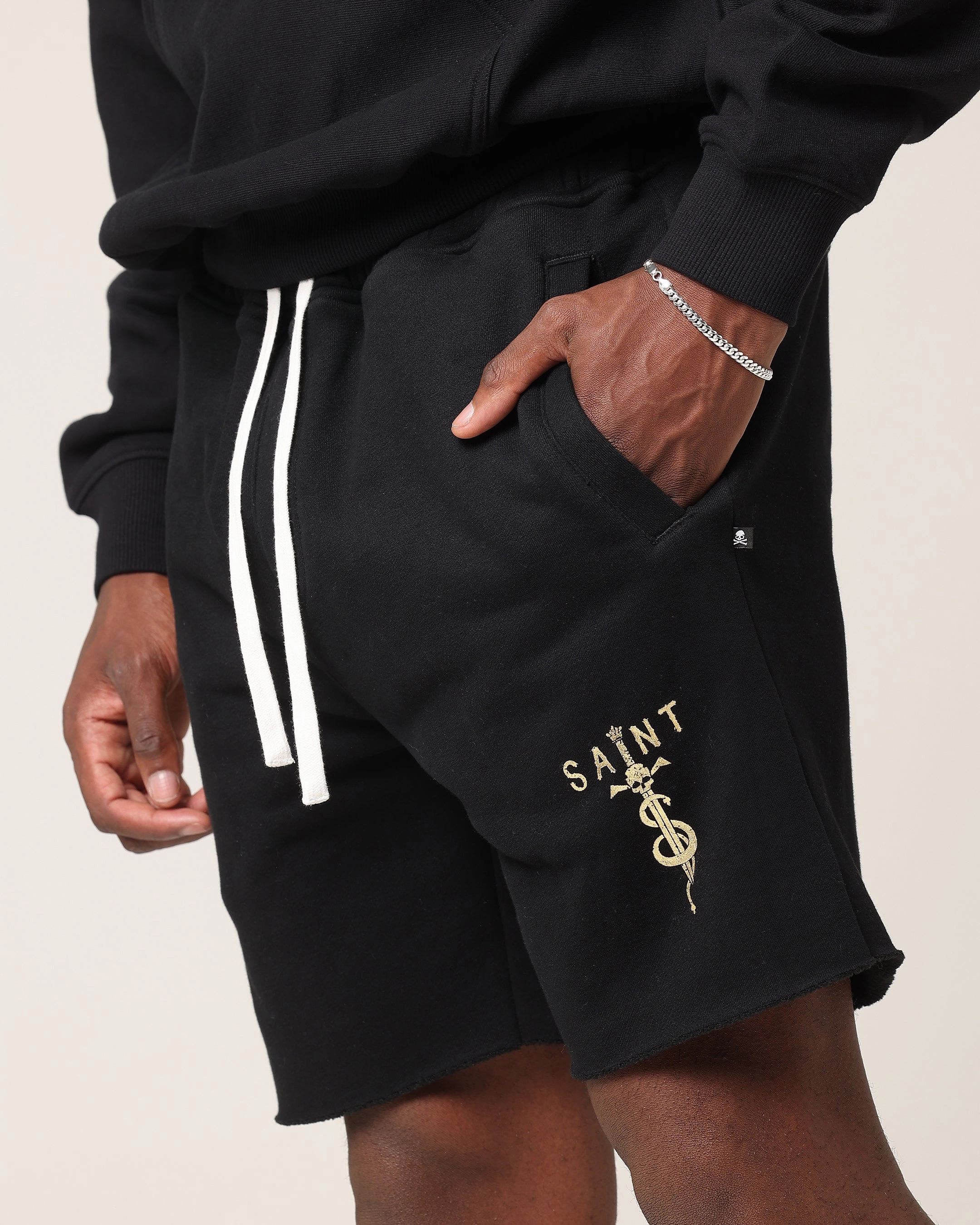 Mesh Ventilation Zones Saint Morta Daggers Sweat Shorts Black/Gold