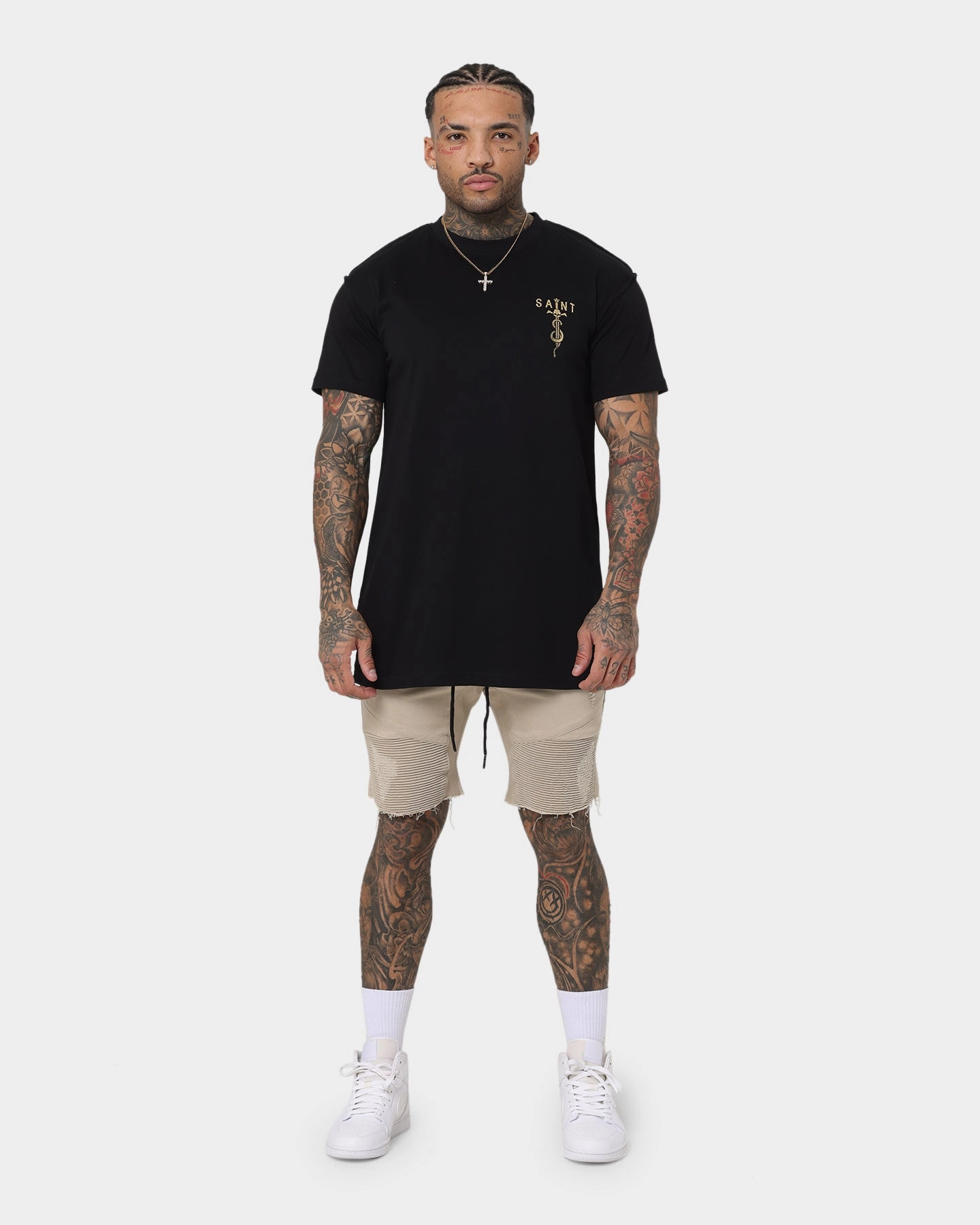 Beach-Ready Look Smart Fit Saint Morta United Distressed Biker Shorts Stone