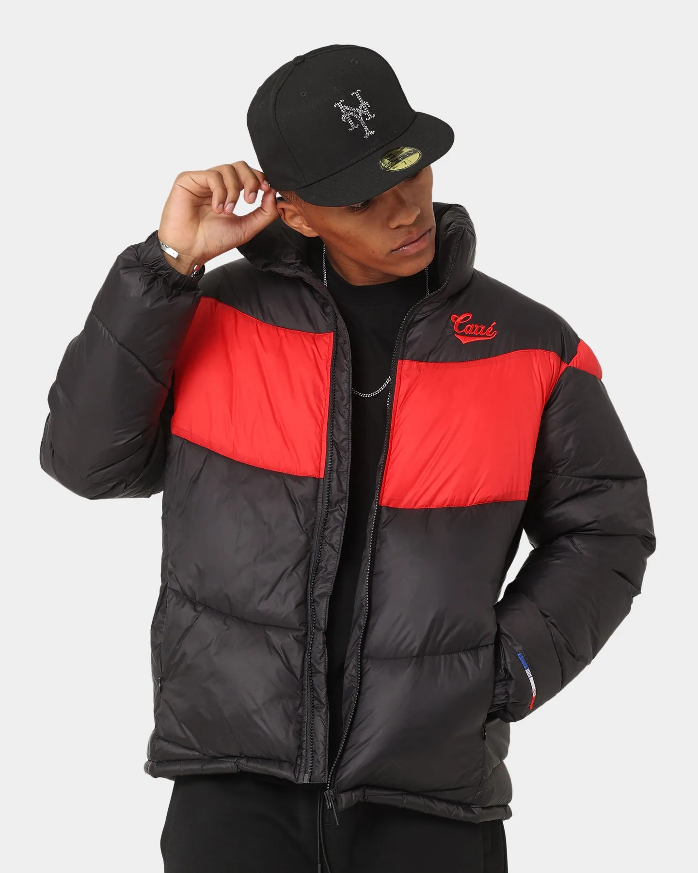 Carr?? Wave Puffer Jacket Black/Red Category