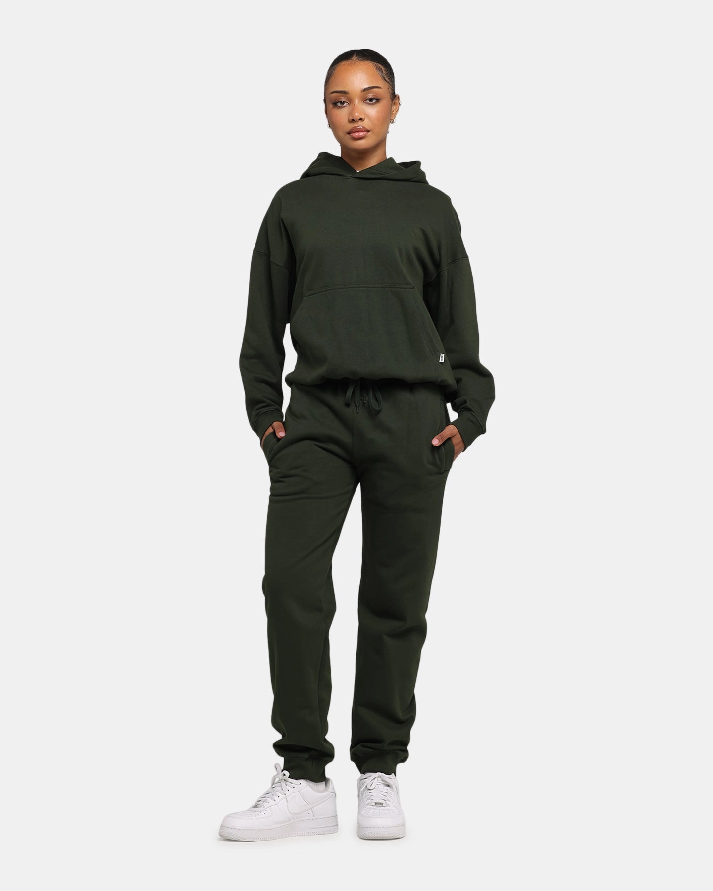Layer Ready Effortless Look Carr?? Blanc Sweatpants Dark Green