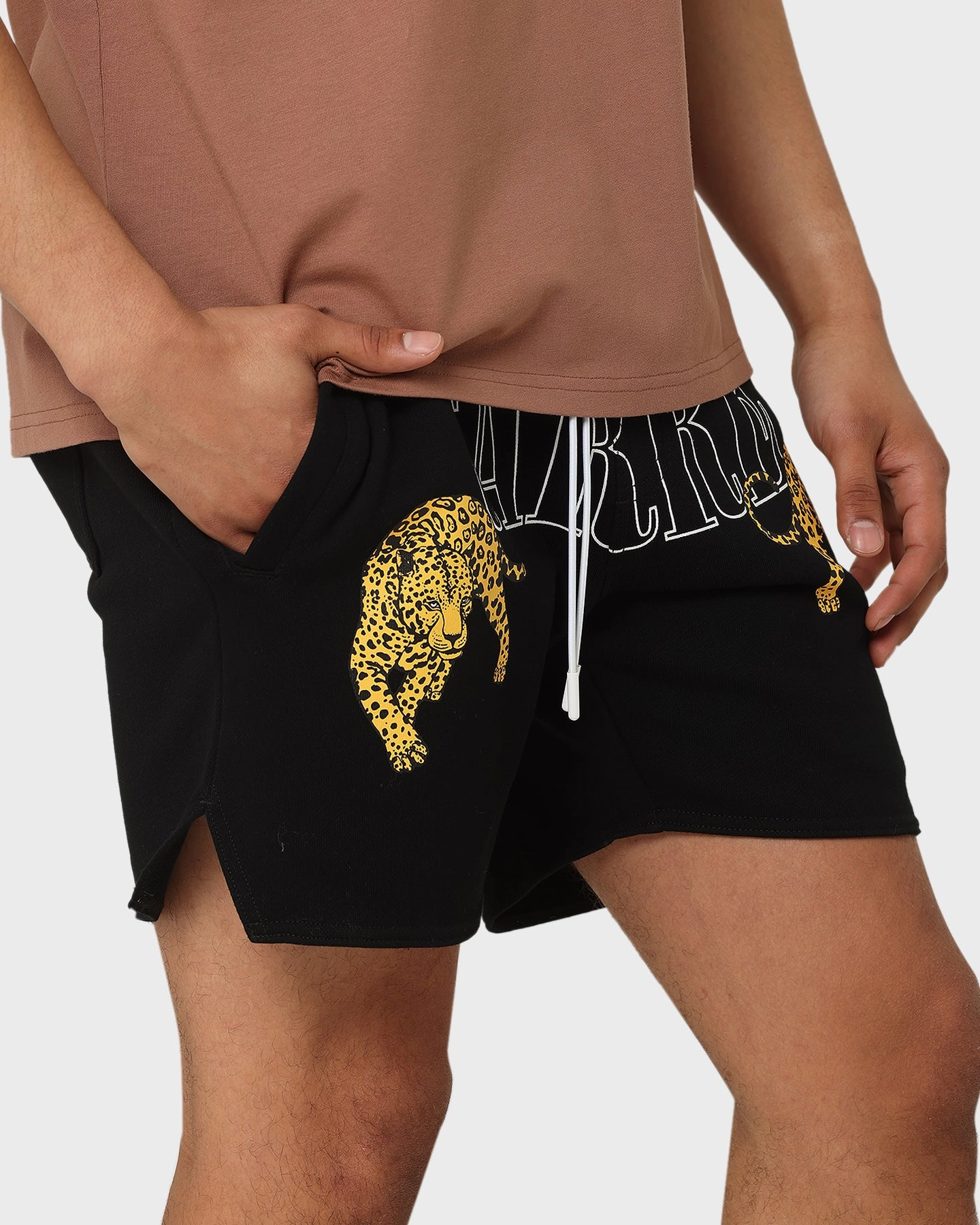 Summer Ready Carr?? Leo Sweat Short Black