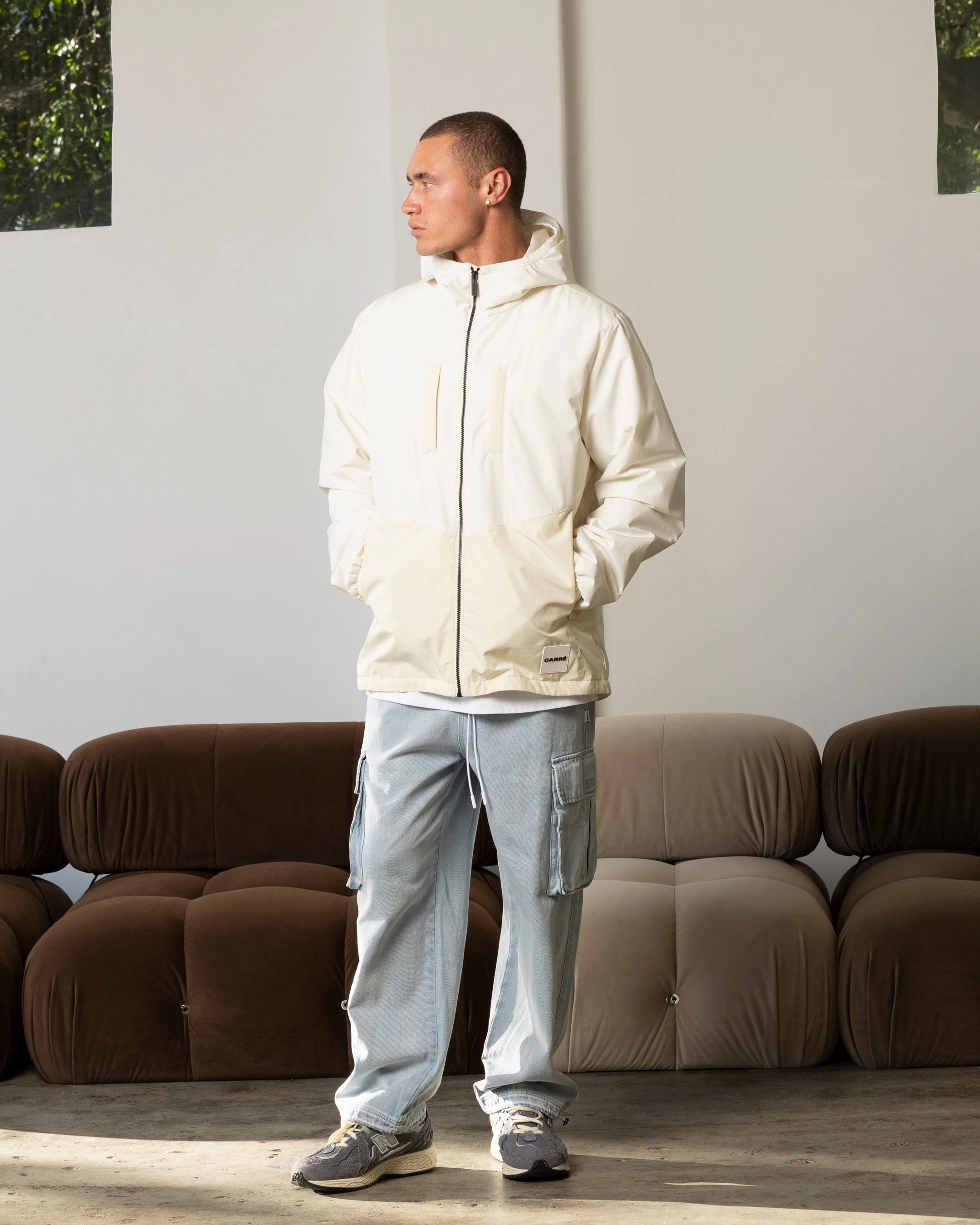 Adaptive Temperature Control Carre Elevation Shell Jacket Stone/Off White