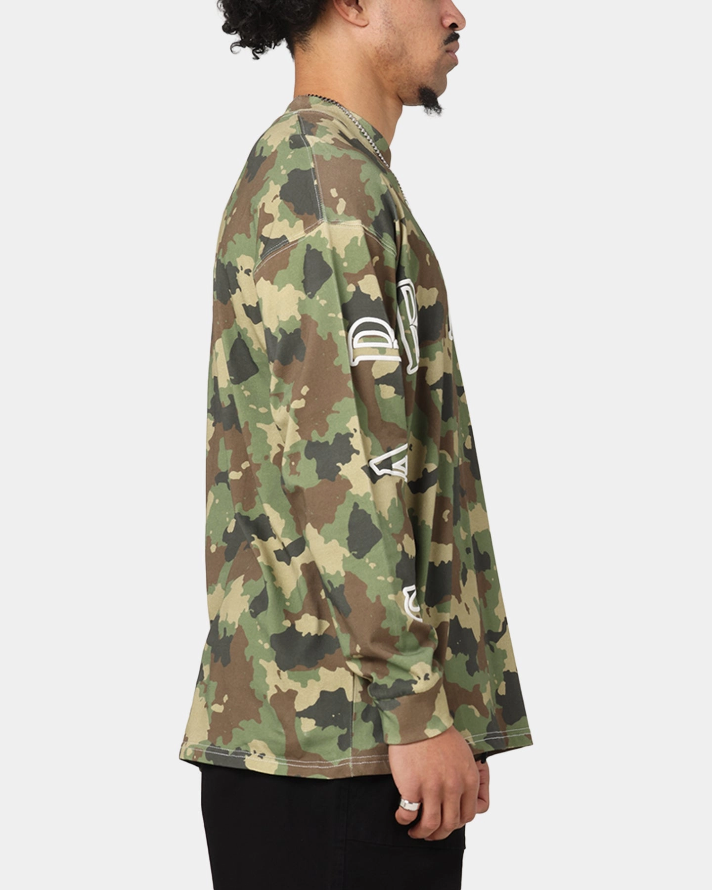 Carre Global Oversized Long Sleeve T-Shirt Camo Everyday apparel Ribbed Collar Trim