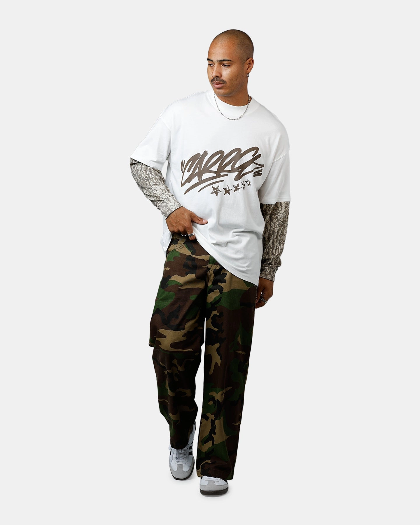 Simple Look Seamless Edging Carre Graffiti Layered Long Sleeve T-Shirt Off White