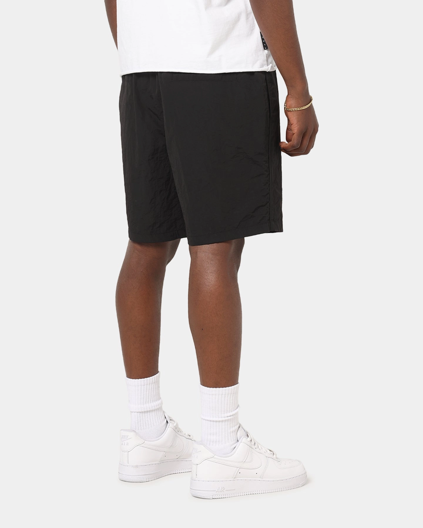 Flexible Pocket Placement Low Bulk Construction Carre International Shorts Black