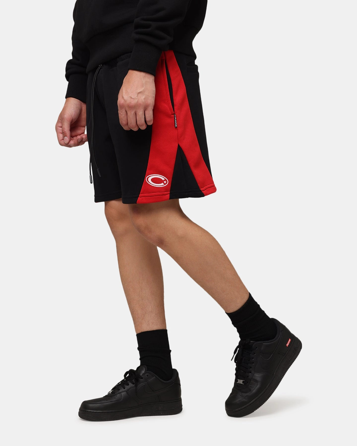 Outdoor Comfort MeshVentilation Carre Panelled Shorts Black/Red