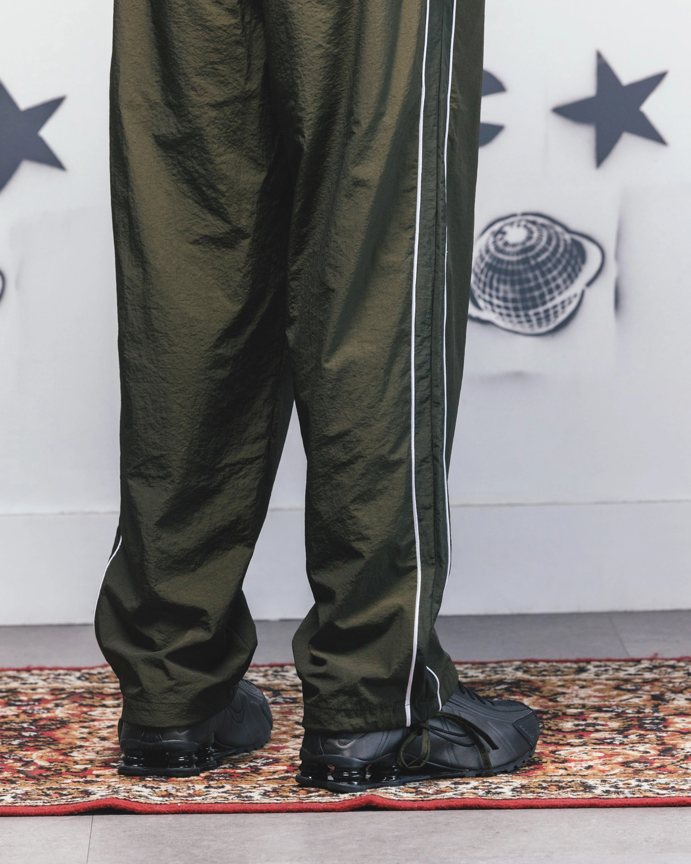 Anti Friction Lining Ultra Soft Inner Layer Carre Rally Panelled Nylon Joggers Khaki