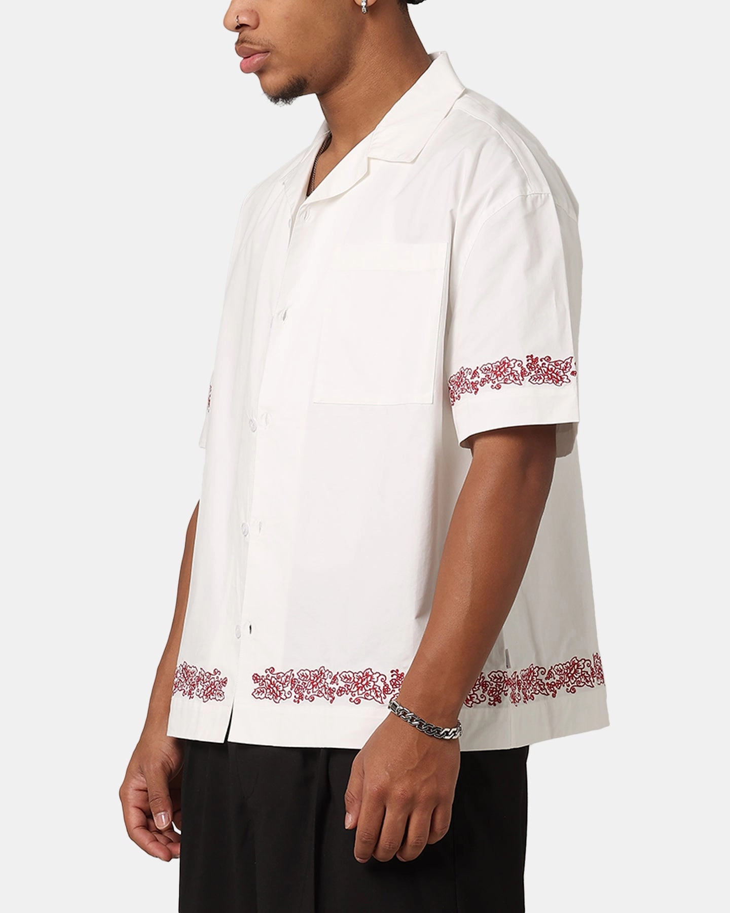Reinforced Side Vents Versatile Styling Carre Rose Bowl Button Up Shirt Off White