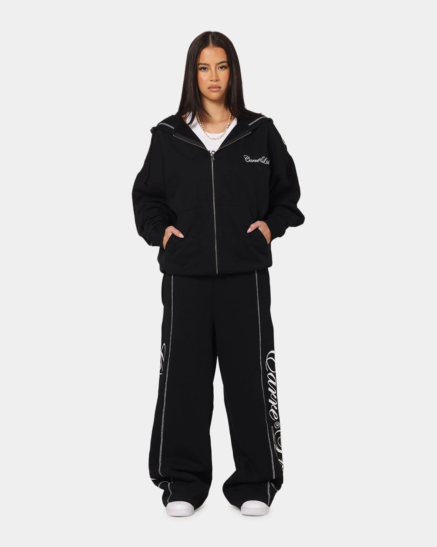 Carre Script Hoodie Black Sport Comfort