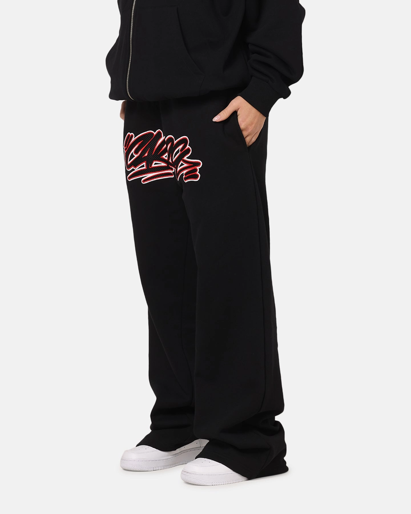 Flattering Fit Wear Carre Terrace Trackpants Black