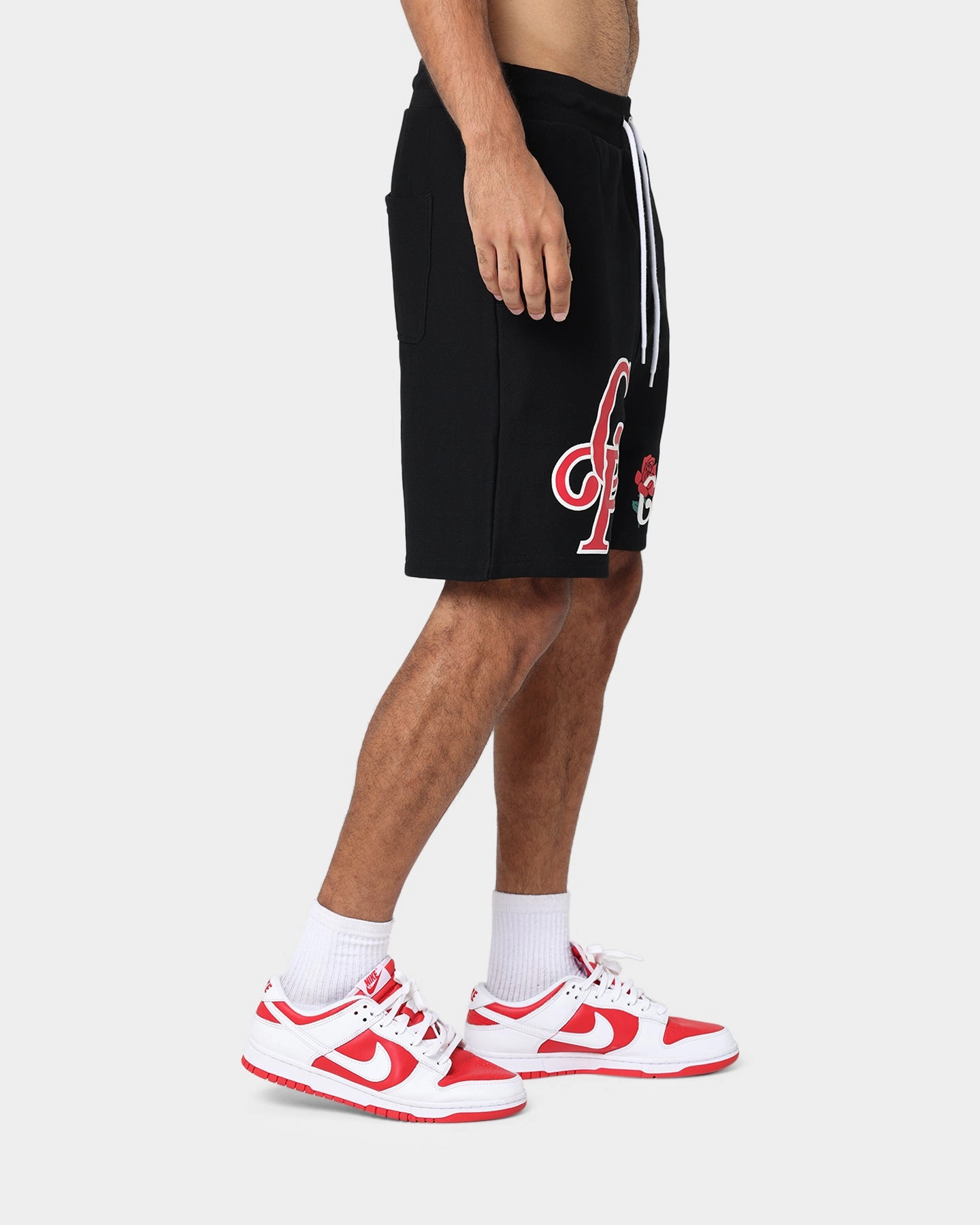 Carre Volle Rose Sweat Shorts Black surfing attire