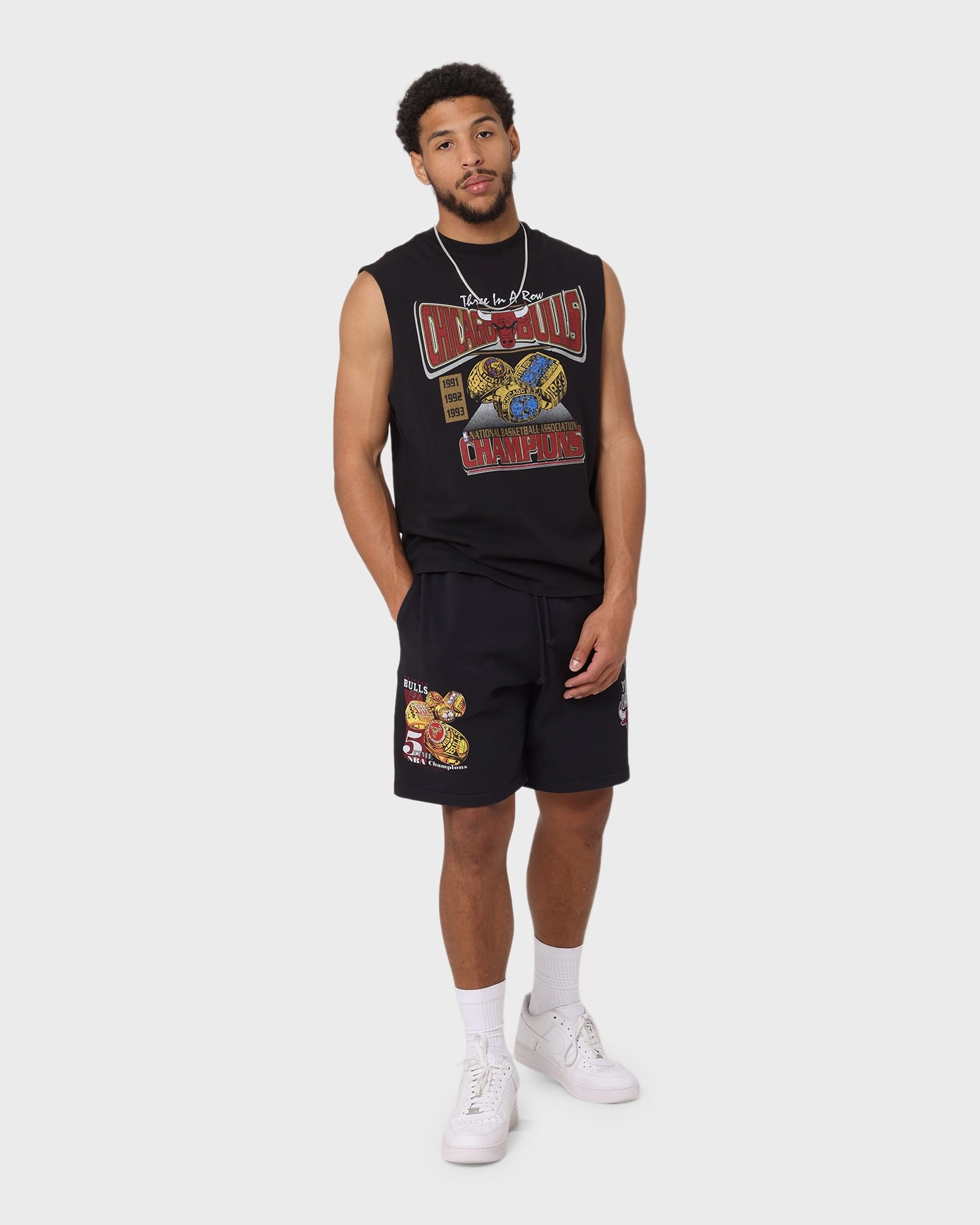 Mitchell & Ness Chicago Bulls 5 Times Champs Fleece Shorts Faded Black Midweight Texture cyclists