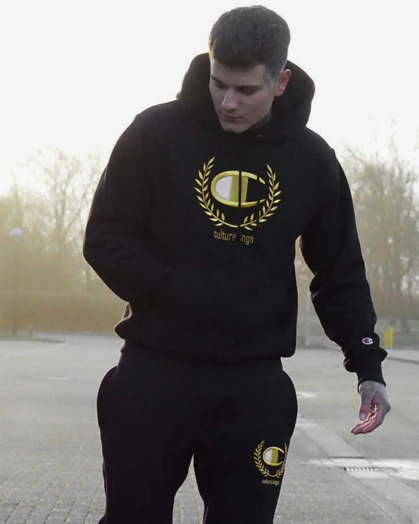 Activewear Champion Champion x Culture Kings Rev Weave Hoodie Black/Gold