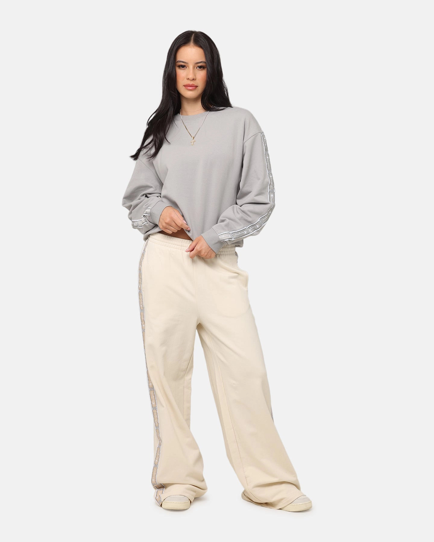 Champion Women's SPS Taping Crewneck Grey cool-toned