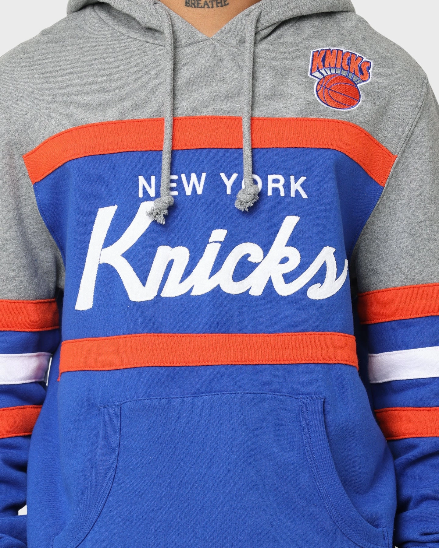 Mitchell & Ness New York Knicks Head Coach Hoodie Royal suitable for religious ceremonies