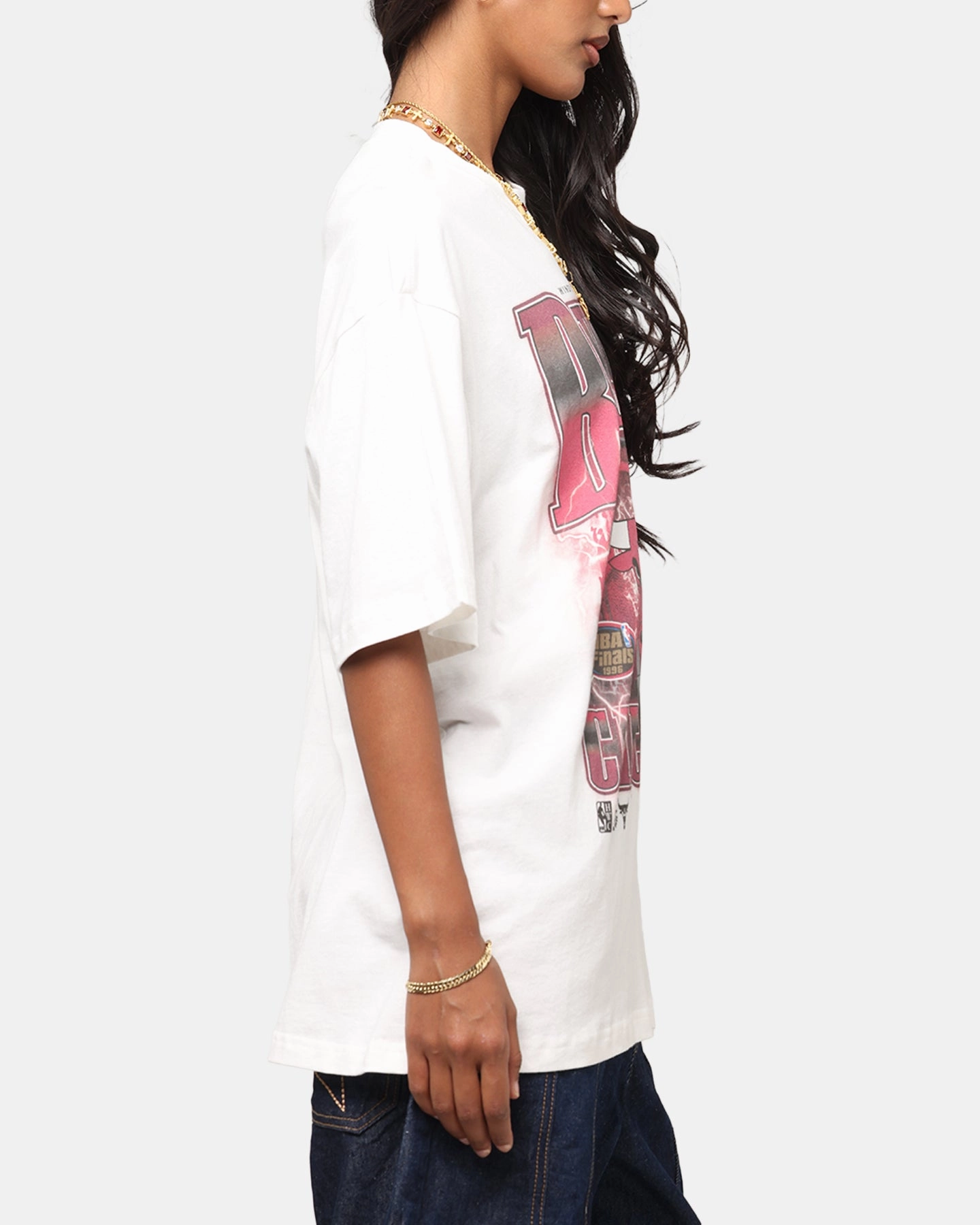 Mitchell & Ness Chicago Bulls City Strike T-Shirt Vintage White Cozy Comfort Look Airflow Ventilation Design