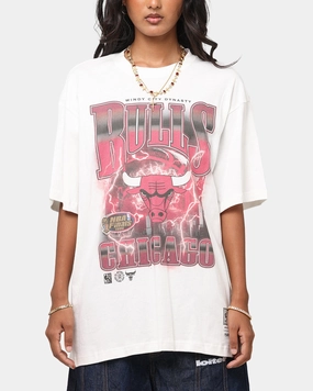 SoftenedNeckline Mitchell & Ness Chicago Bulls City Strike T-Shirt Vintage White