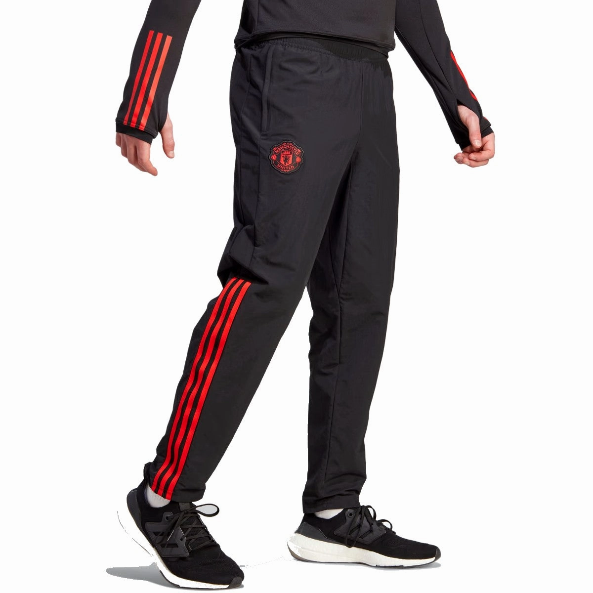 Manchester United black training presentation tracksuit 2023/24 - Adidas Tapered Silhouette mitten venue