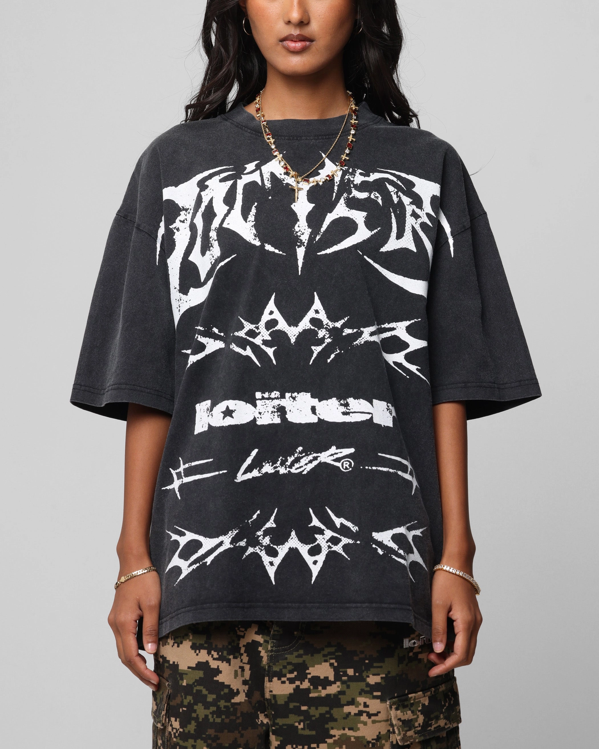 Comfortable Weave Loiter Metal Stacked Vintage T-Shirt Vintage Black