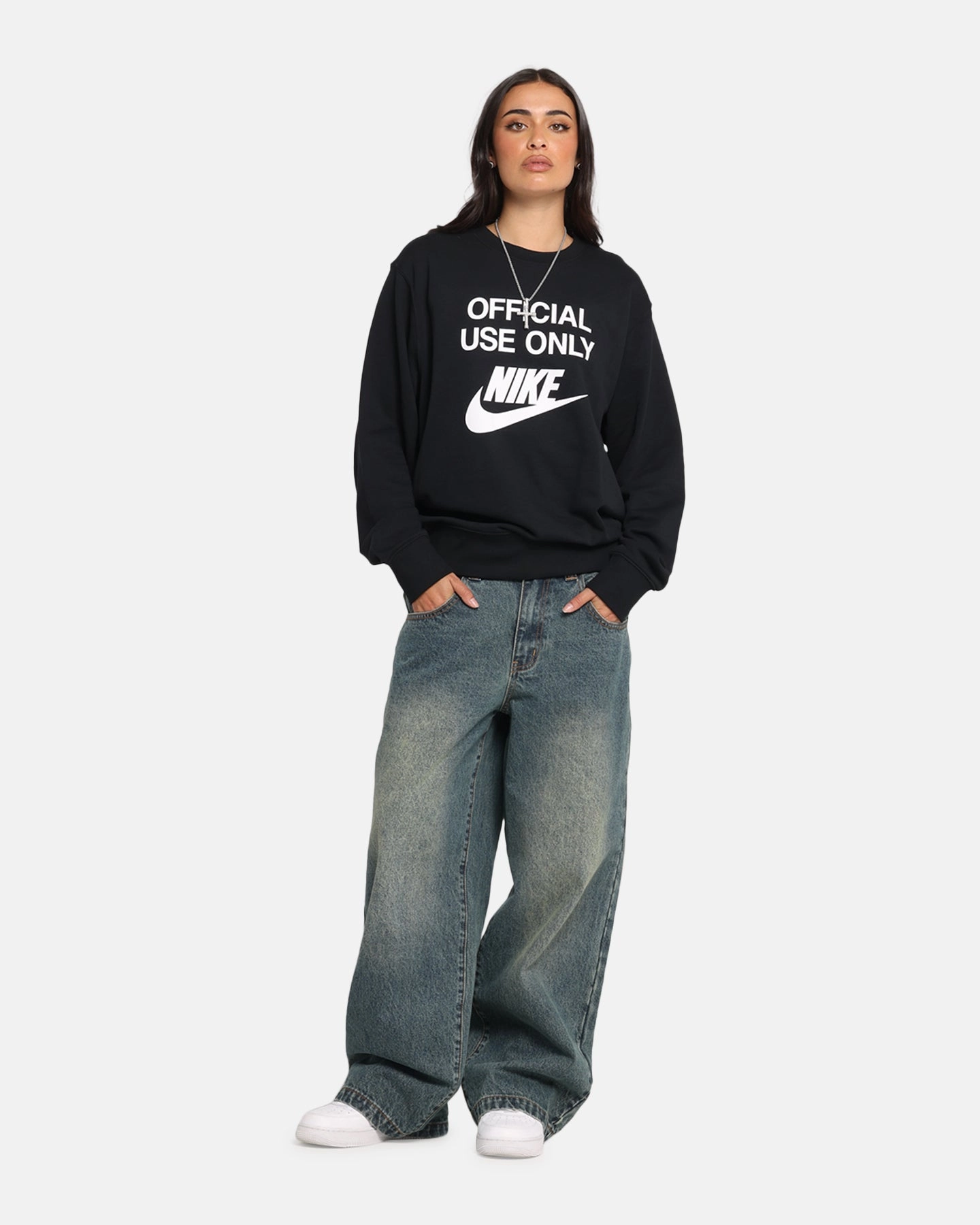 Nike Club French Terry Crewneck Black/White Temperature Regulating
