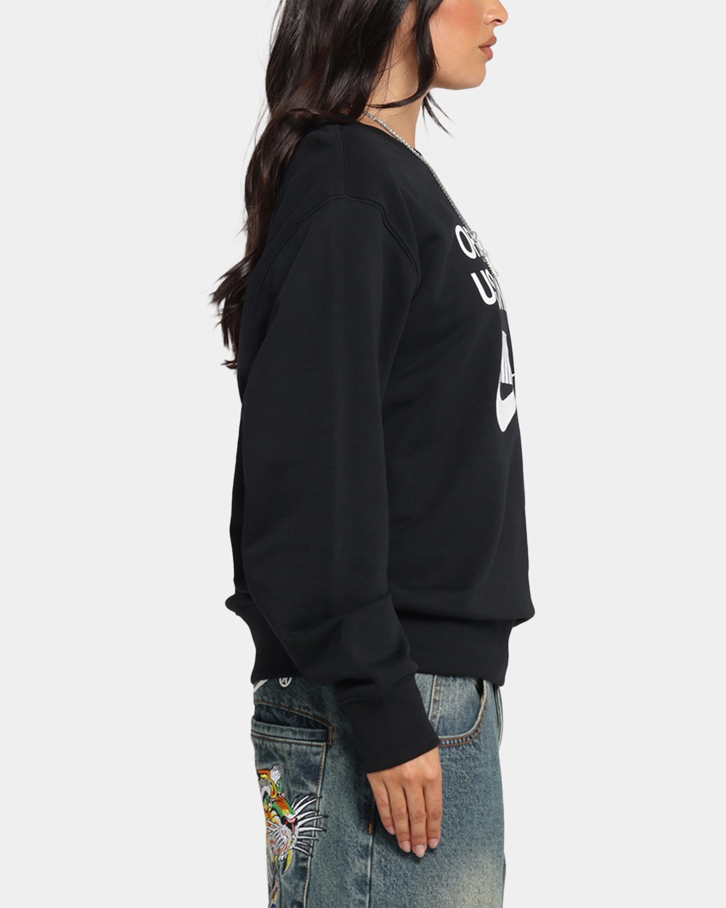 Easy Fit Nike Club French Terry Crewneck Black/White